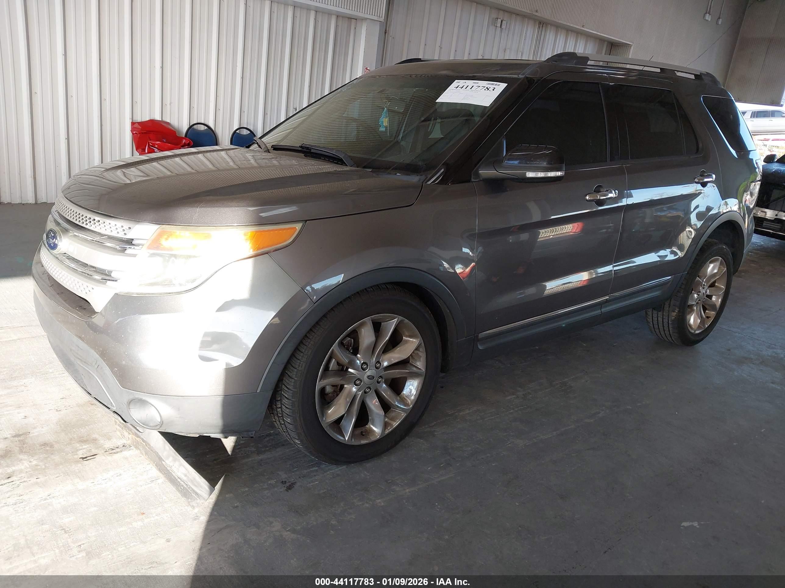 FORD EXPLORER image 2