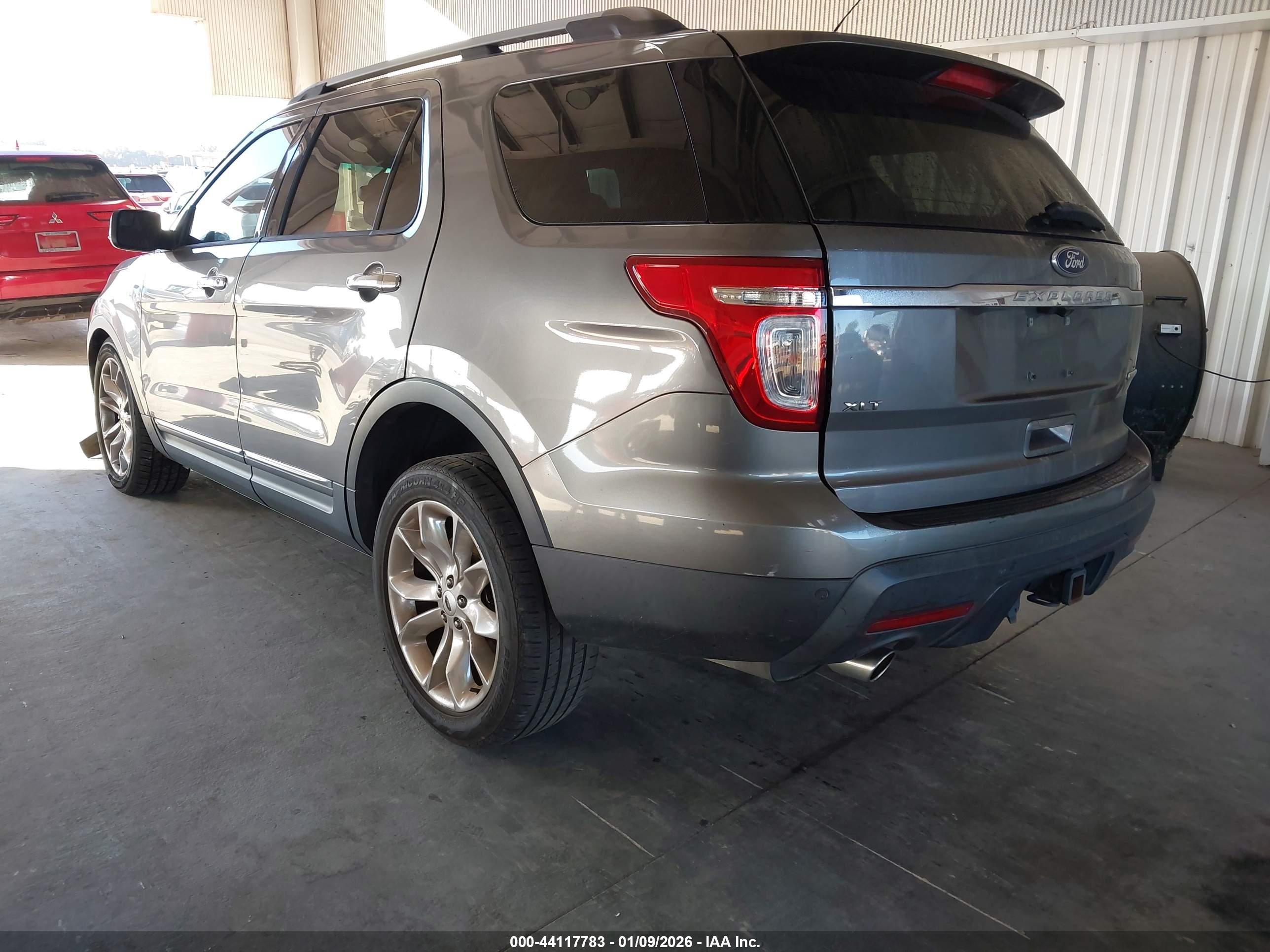 FORD EXPLORER image 3