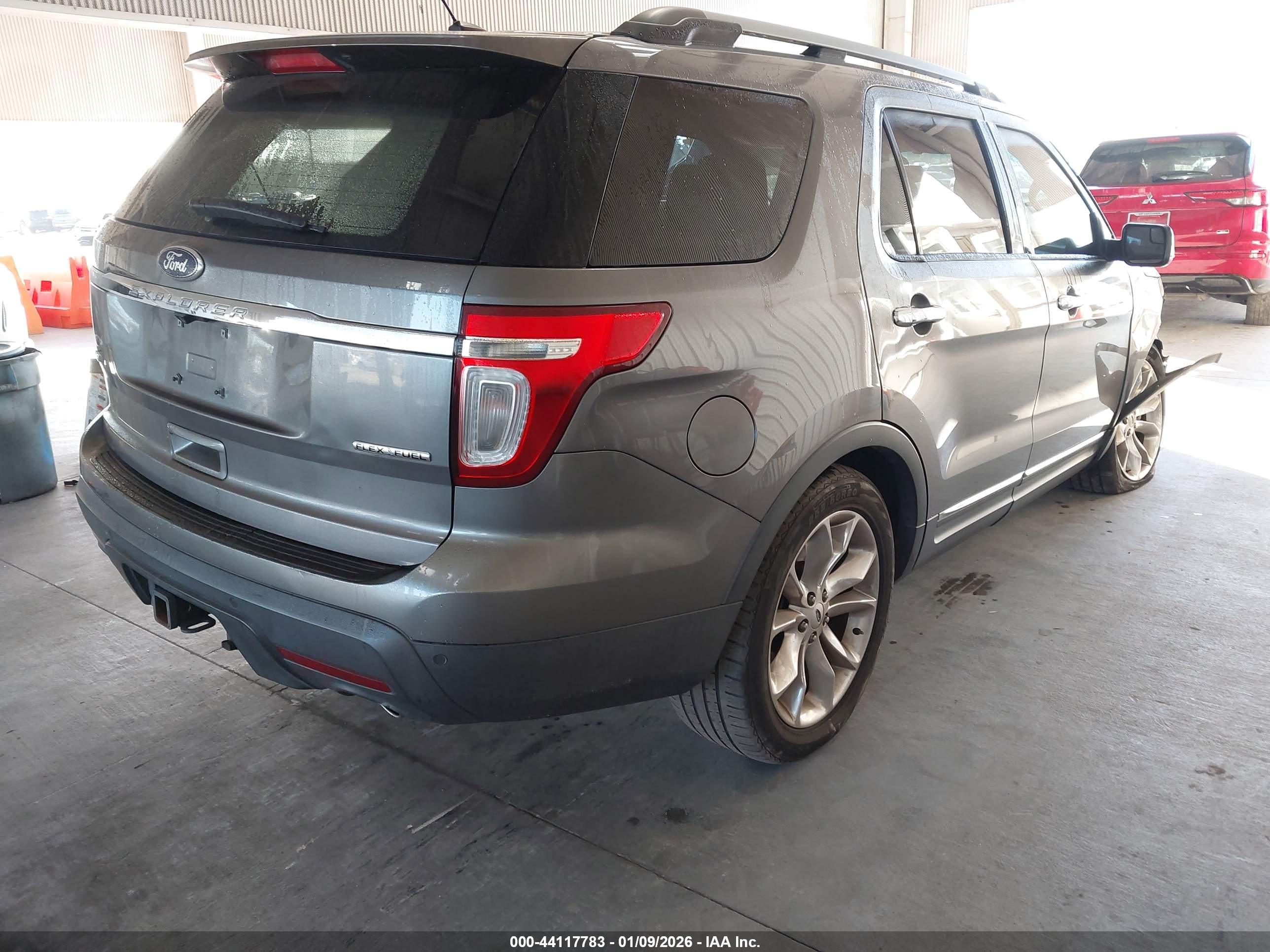 FORD EXPLORER image 4
