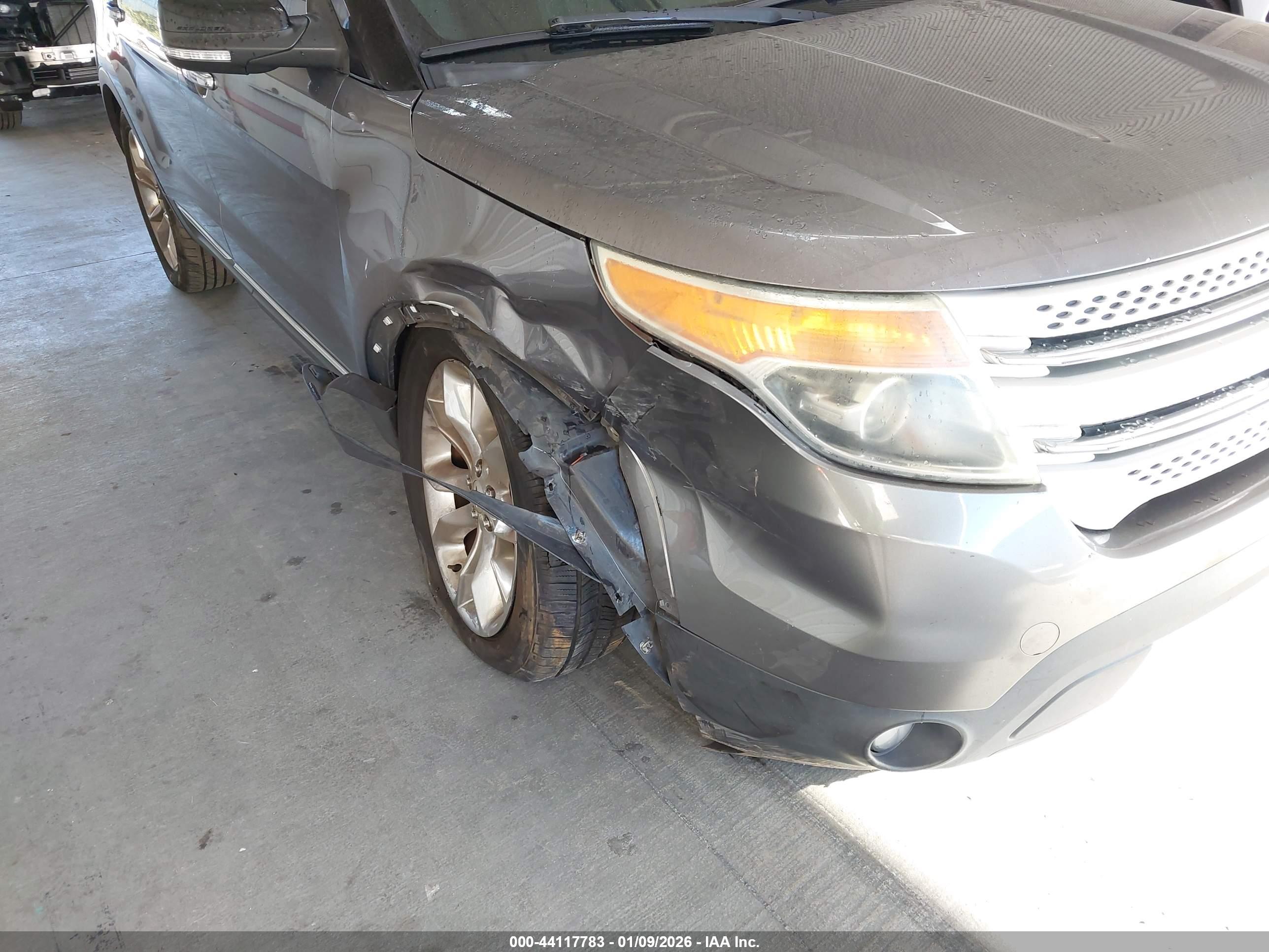 FORD EXPLORER image 6
