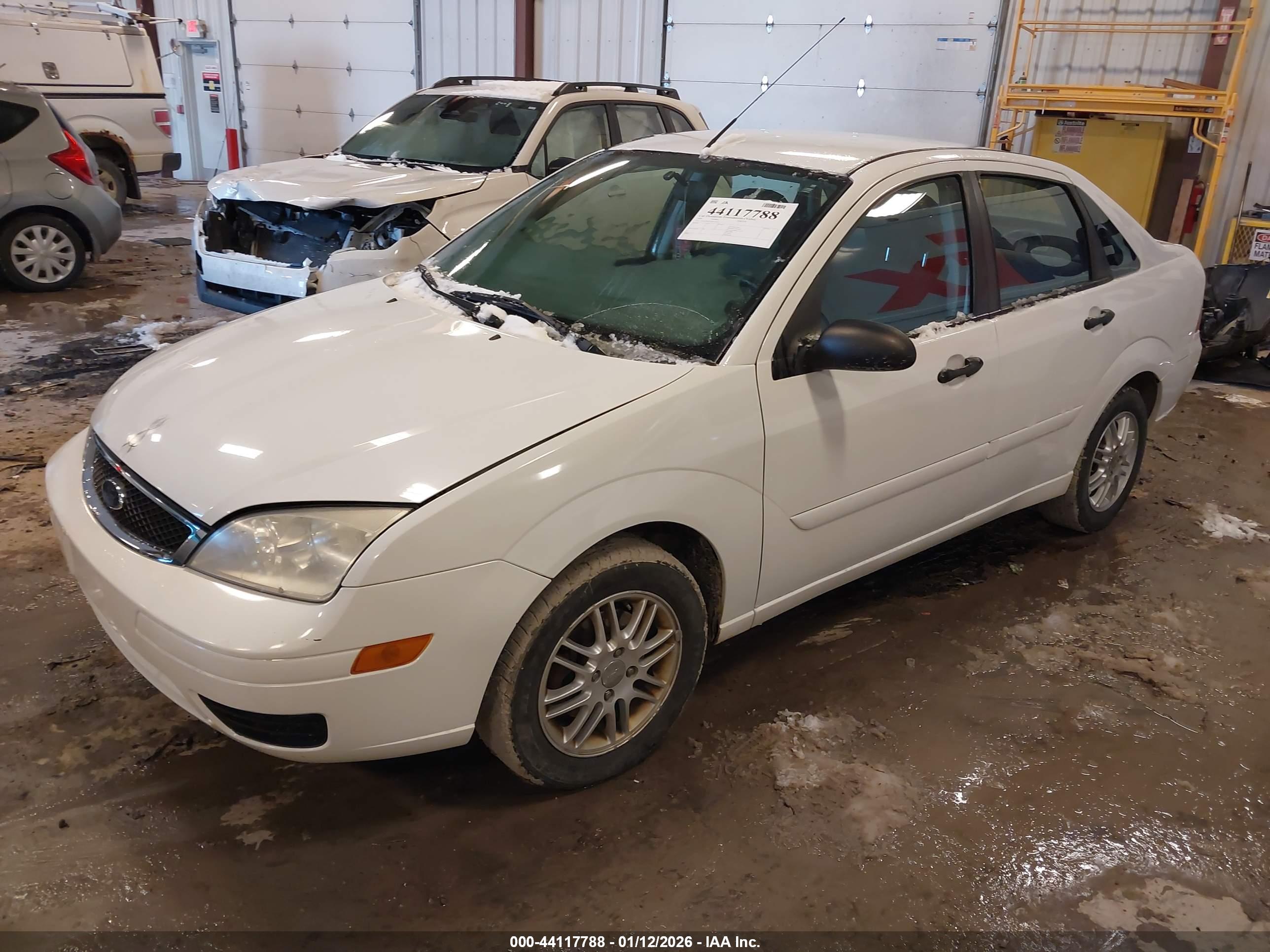 FORD FOCUS image 2