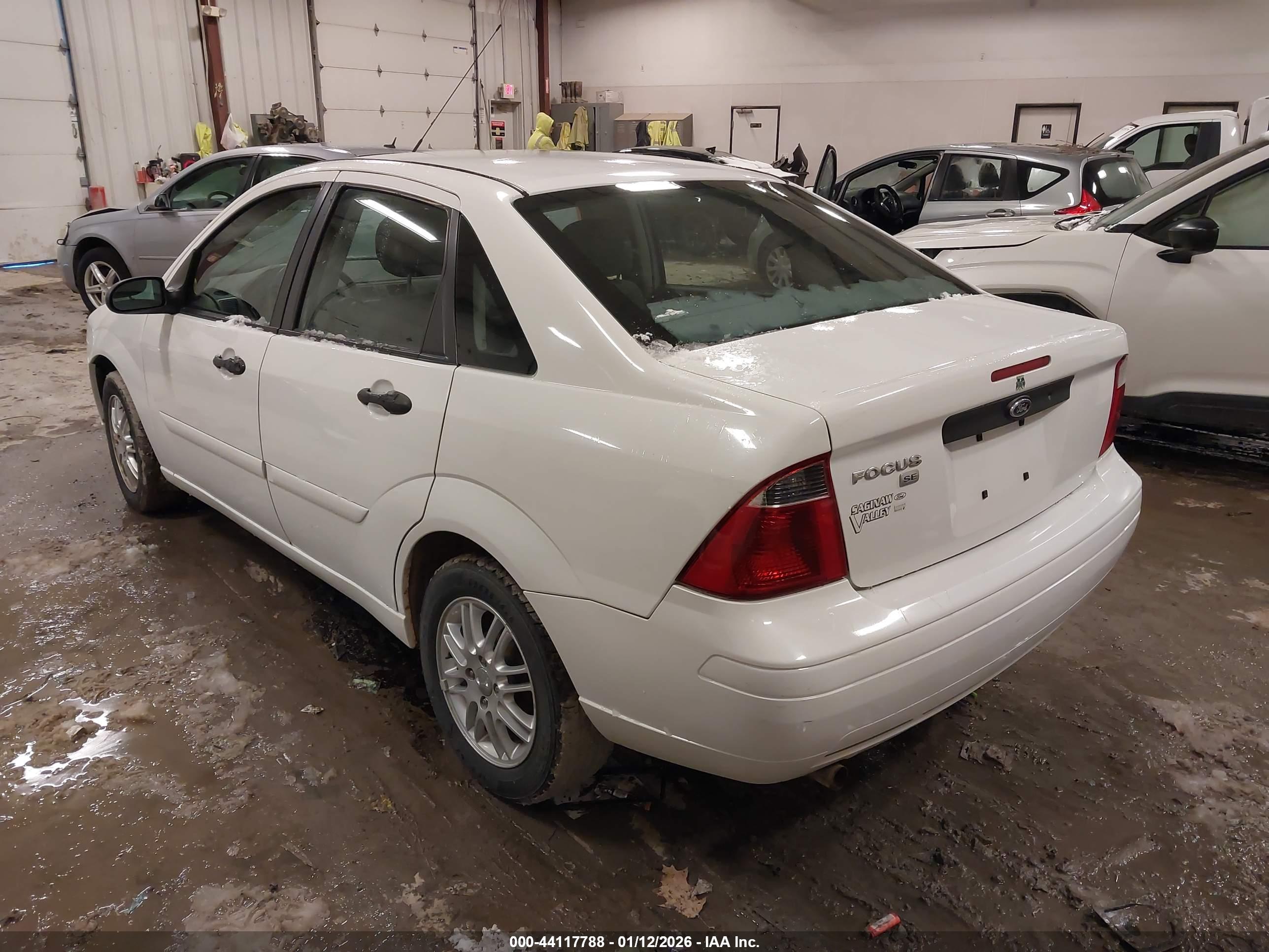 FORD FOCUS image 3
