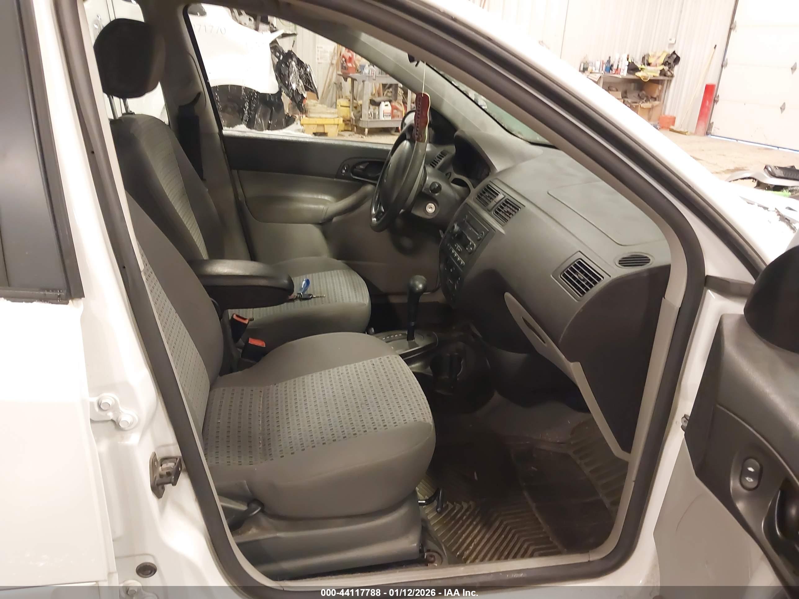 FORD FOCUS image 5