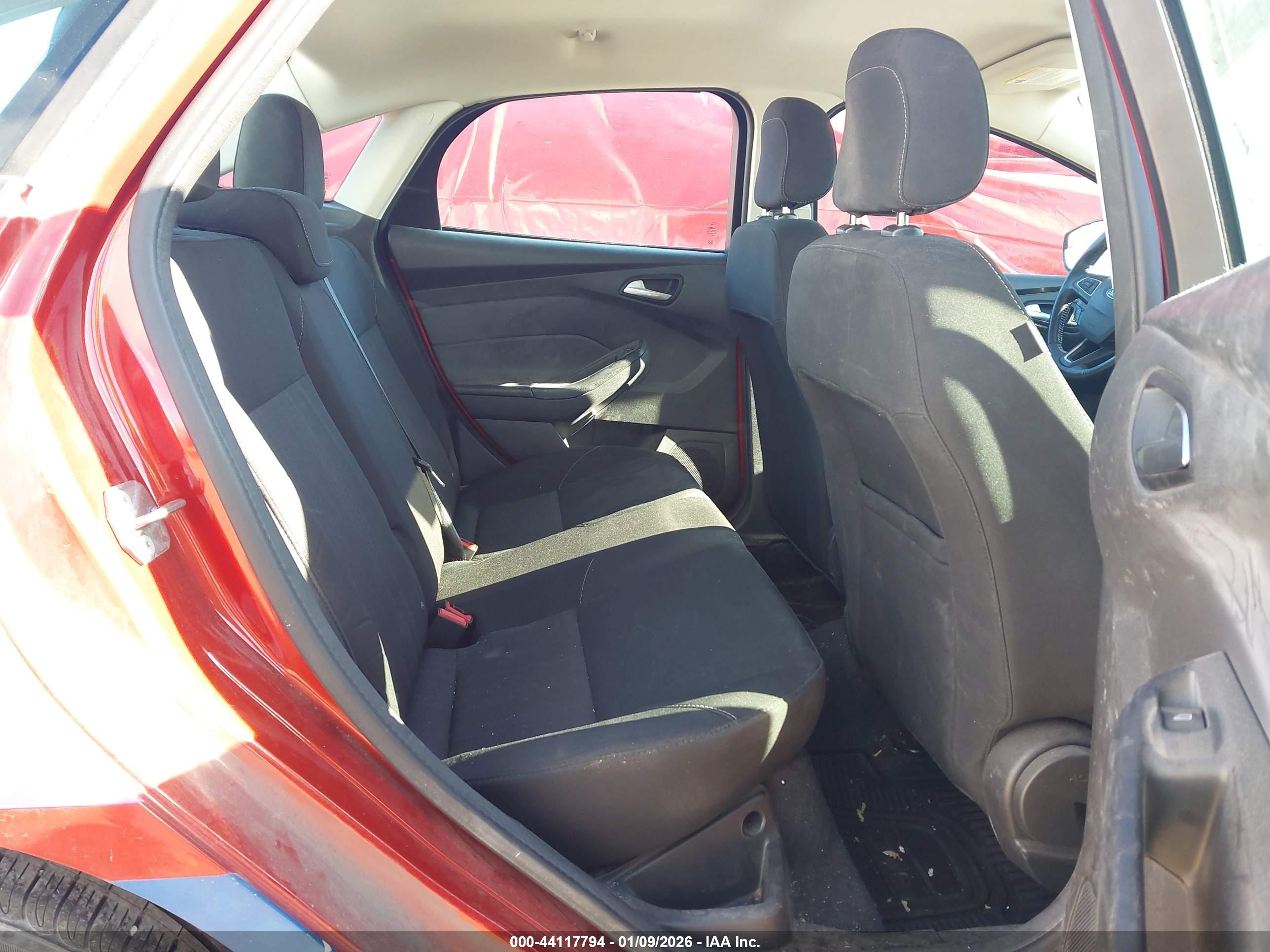FORD FOCUS image 8