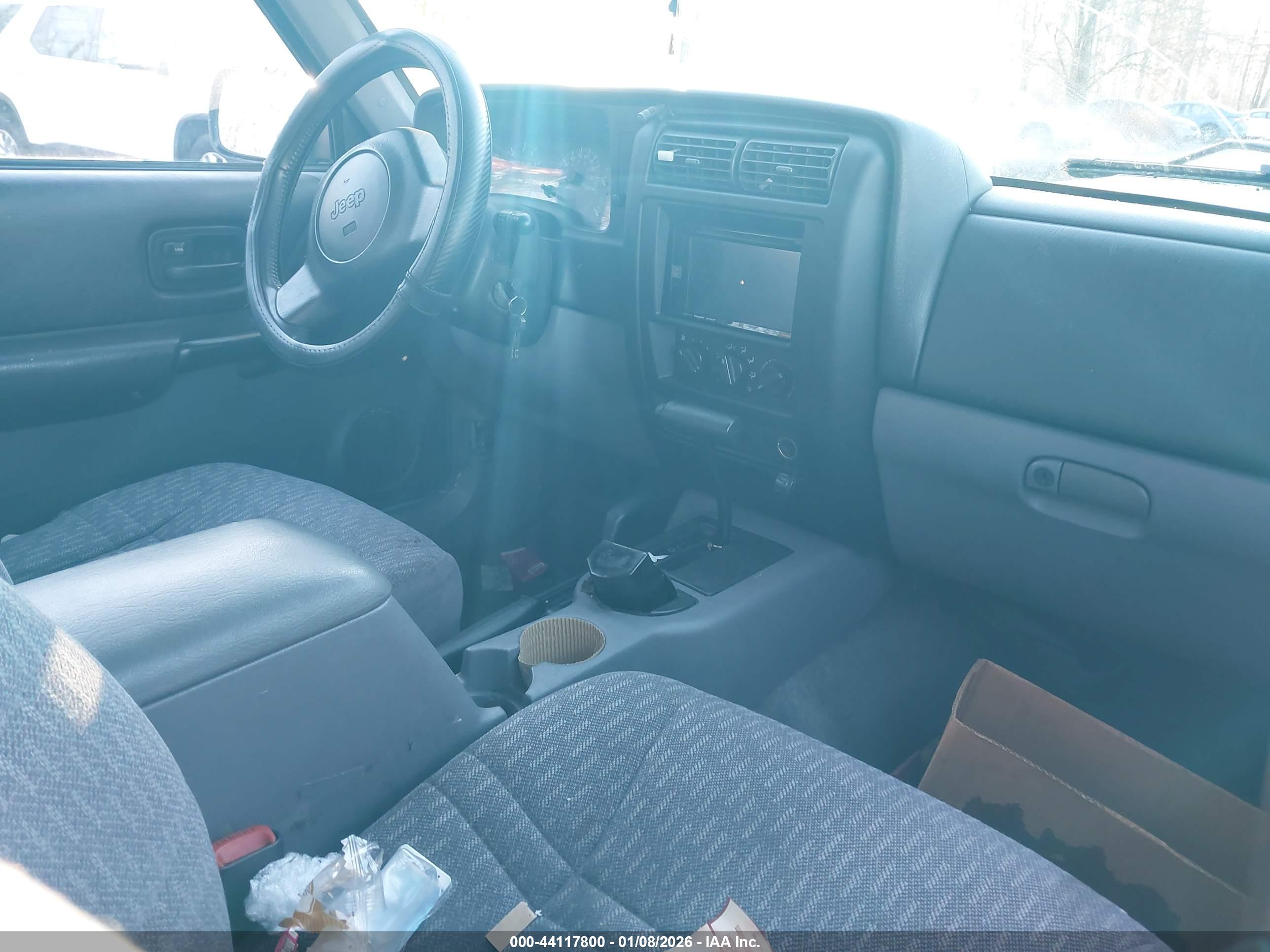 JEEP CHEROKEE image 5