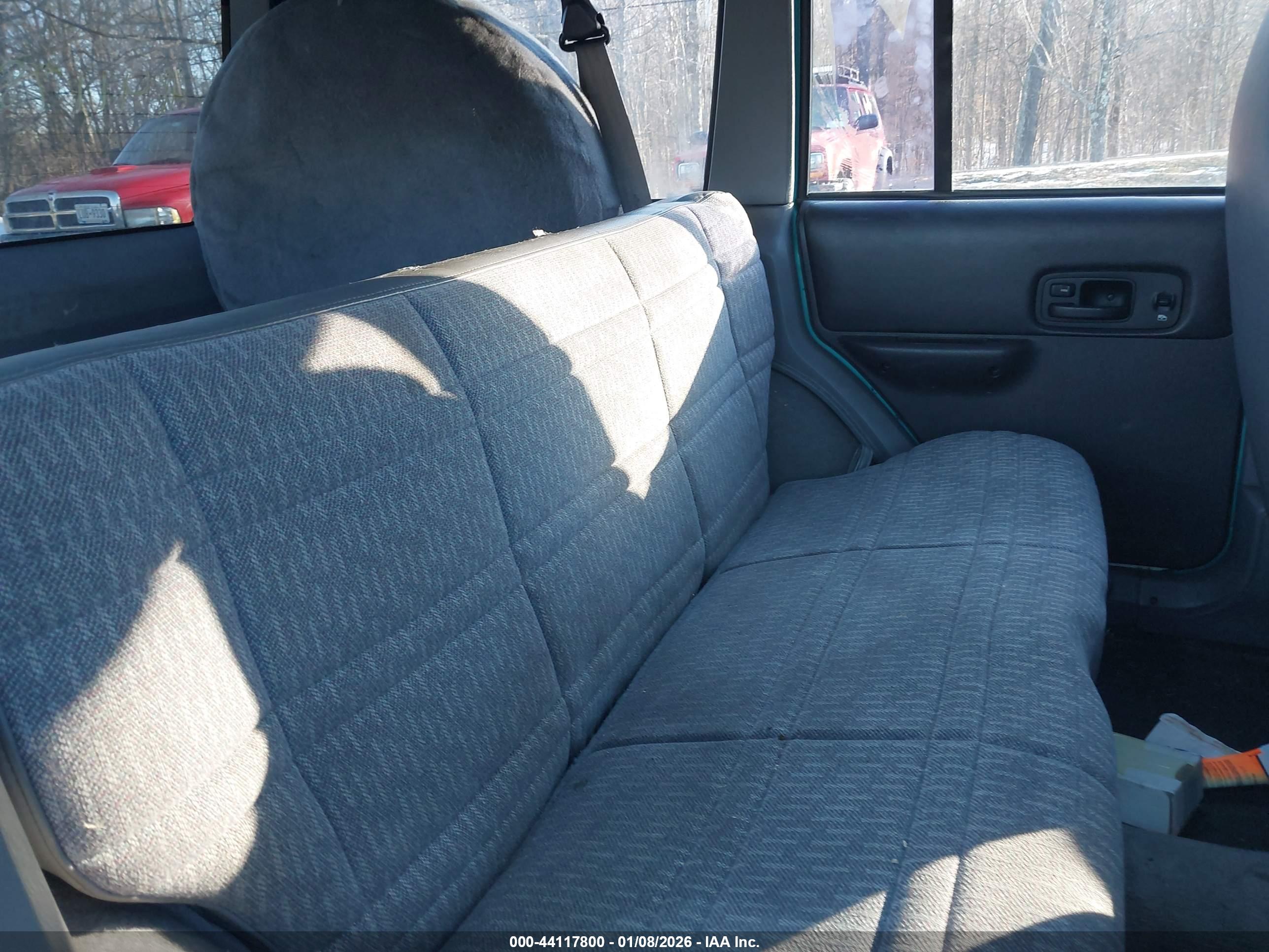 JEEP CHEROKEE image 8