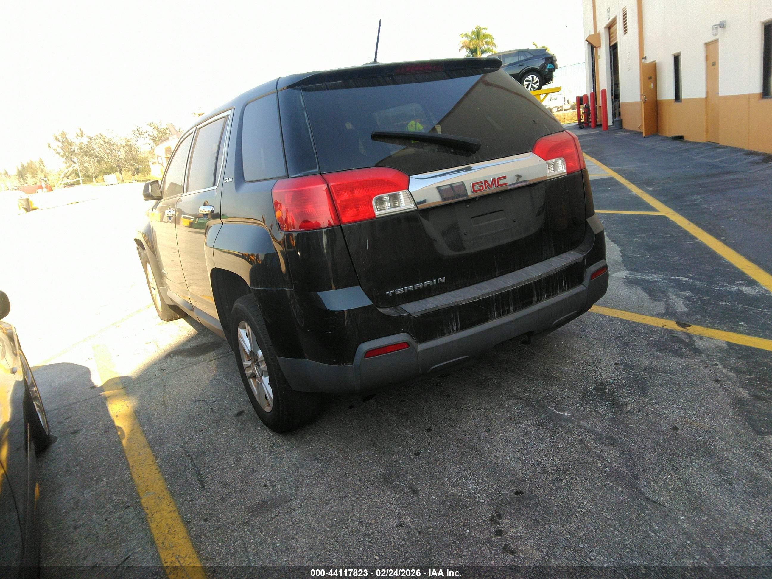 GMC TERRAIN image 3