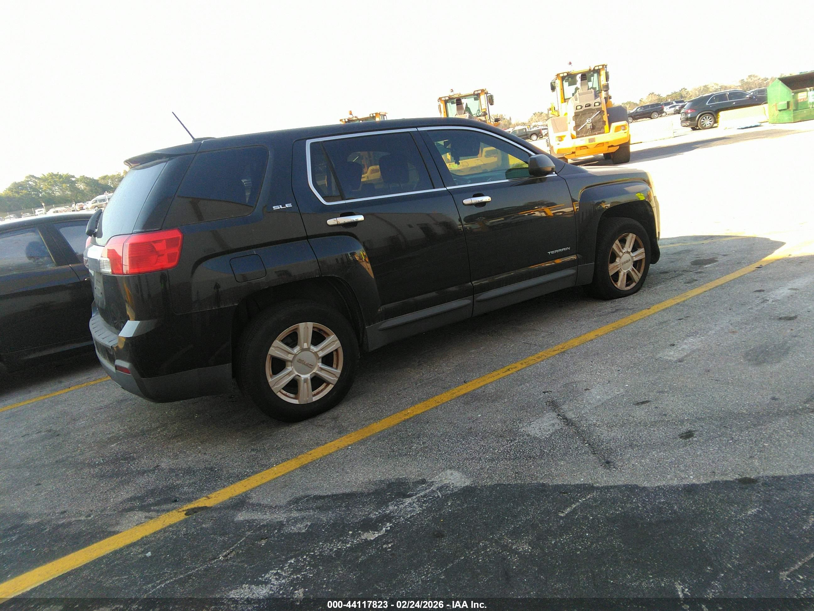 GMC TERRAIN image 4