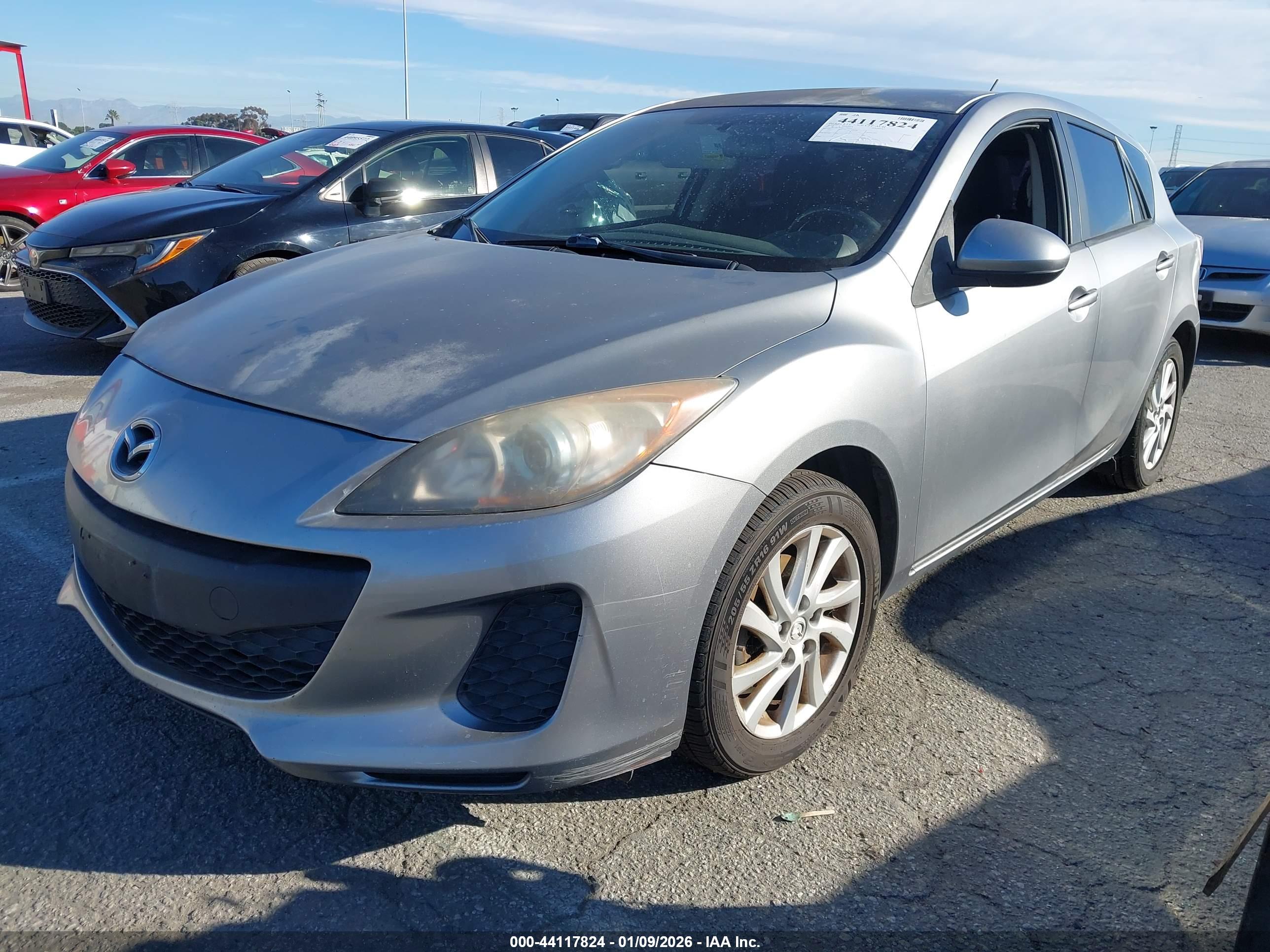 MAZDA MAZDA3 image 2