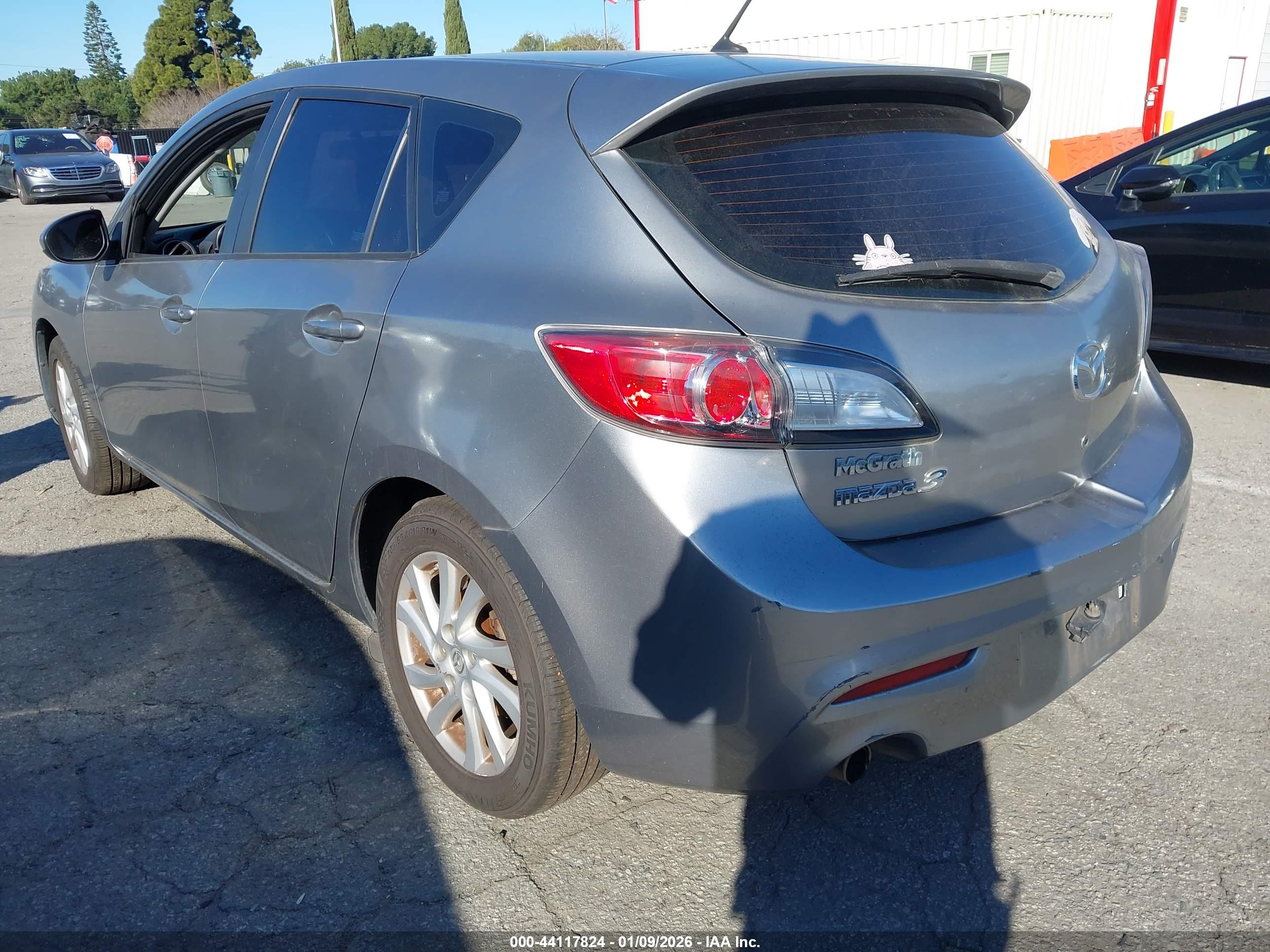 MAZDA MAZDA3 image 3