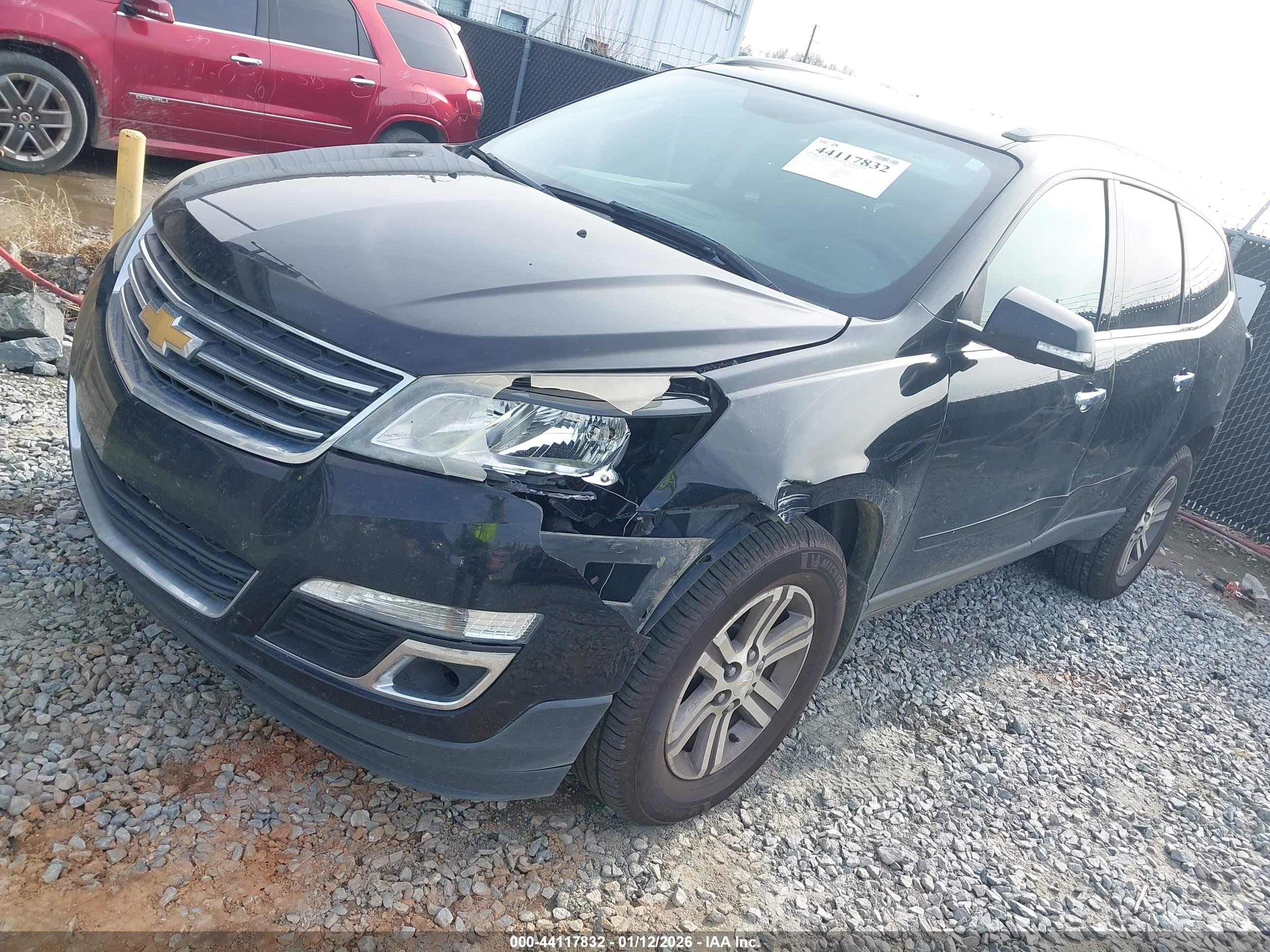 CHEVROLET TRAVERSE image 2