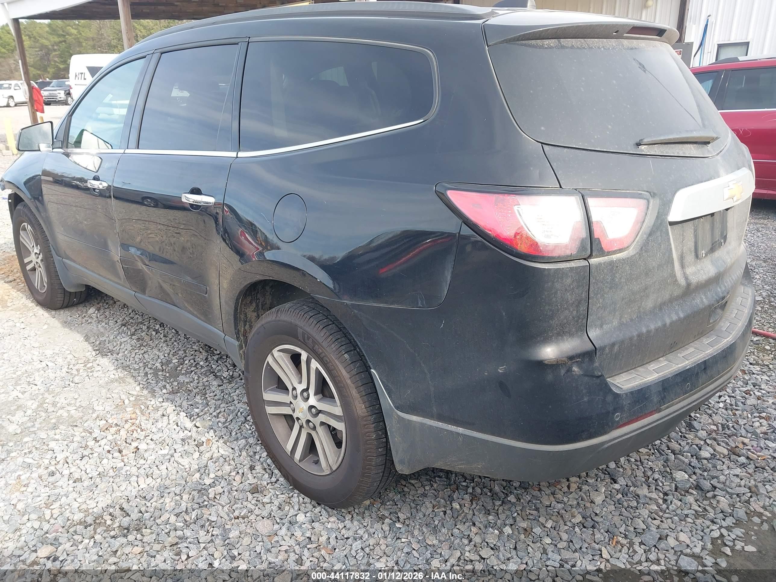 CHEVROLET TRAVERSE image 3