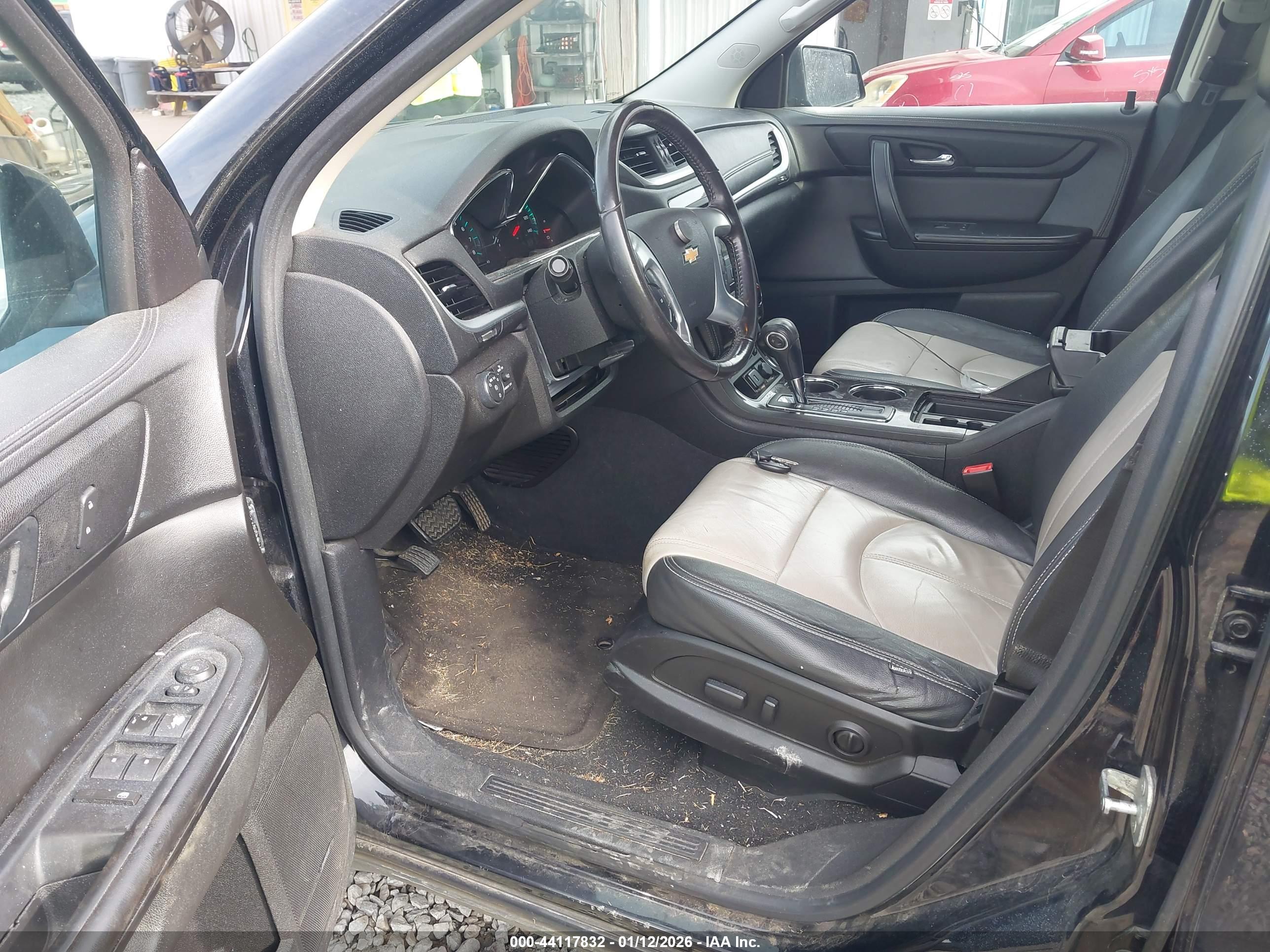 CHEVROLET TRAVERSE image 5