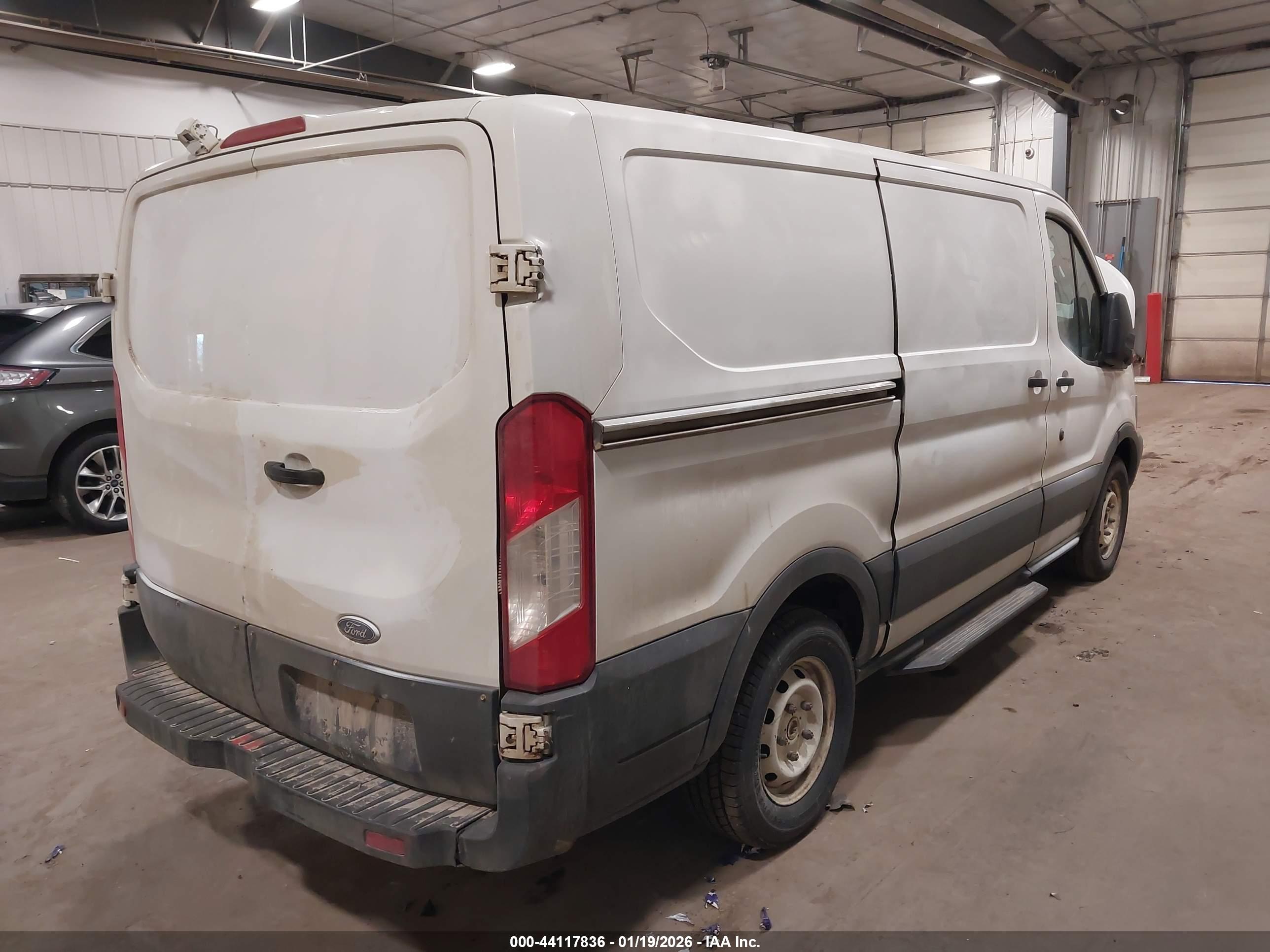 FORD TRANSIT-150 image 4