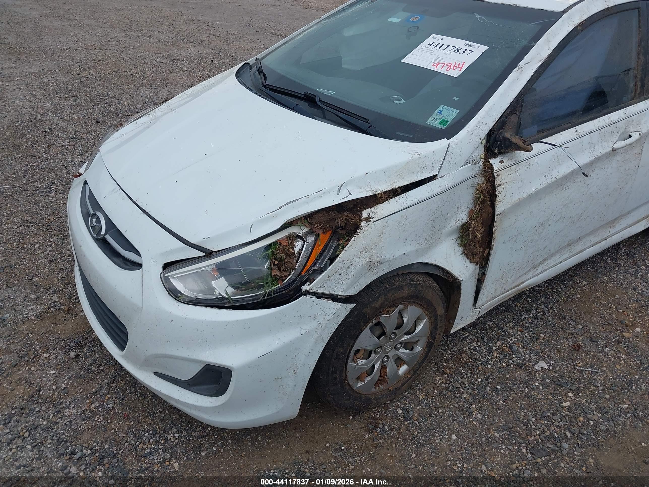 HYUNDAI ACCENT image 6