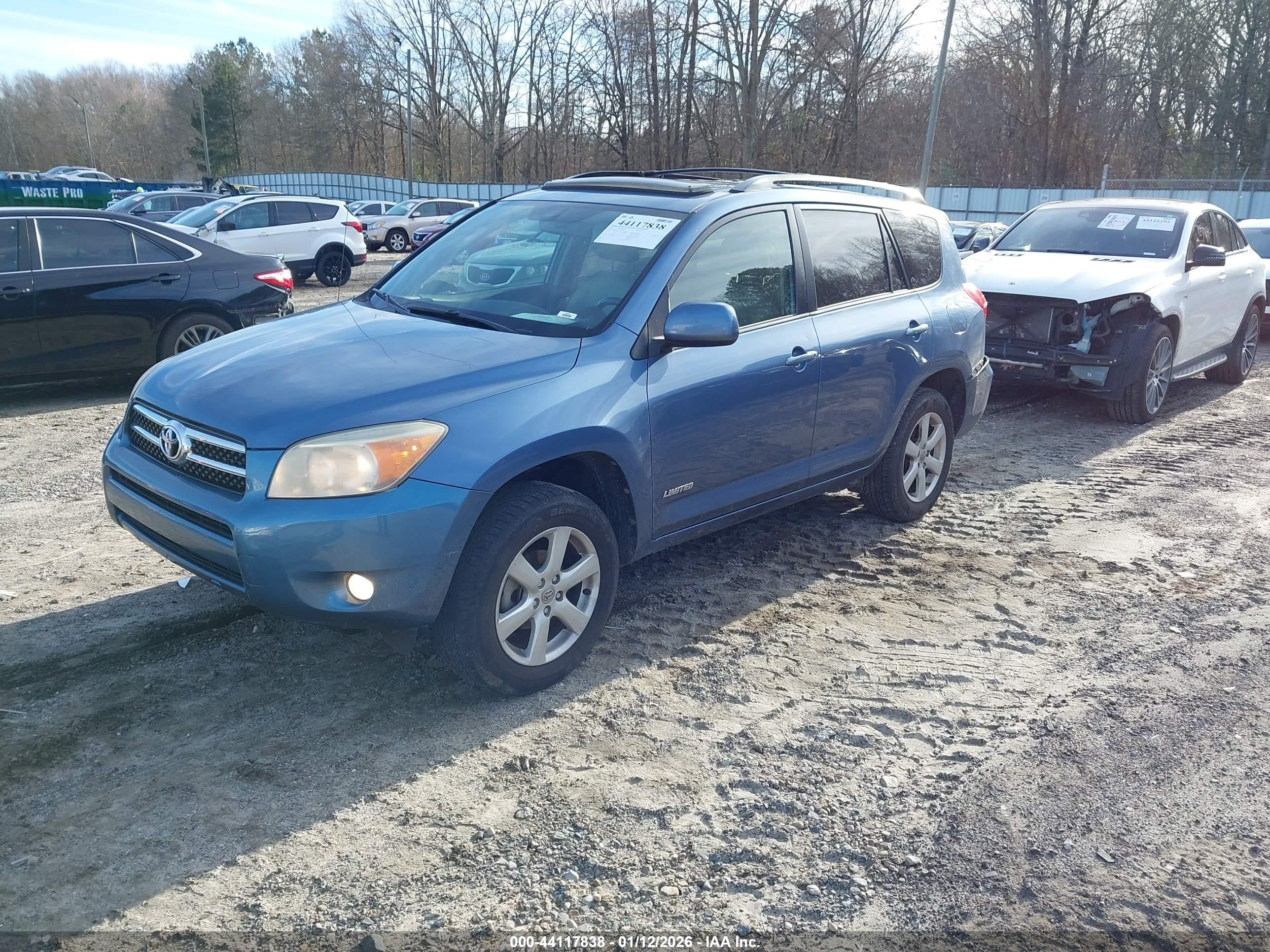 TOYOTA RAV4 image 2