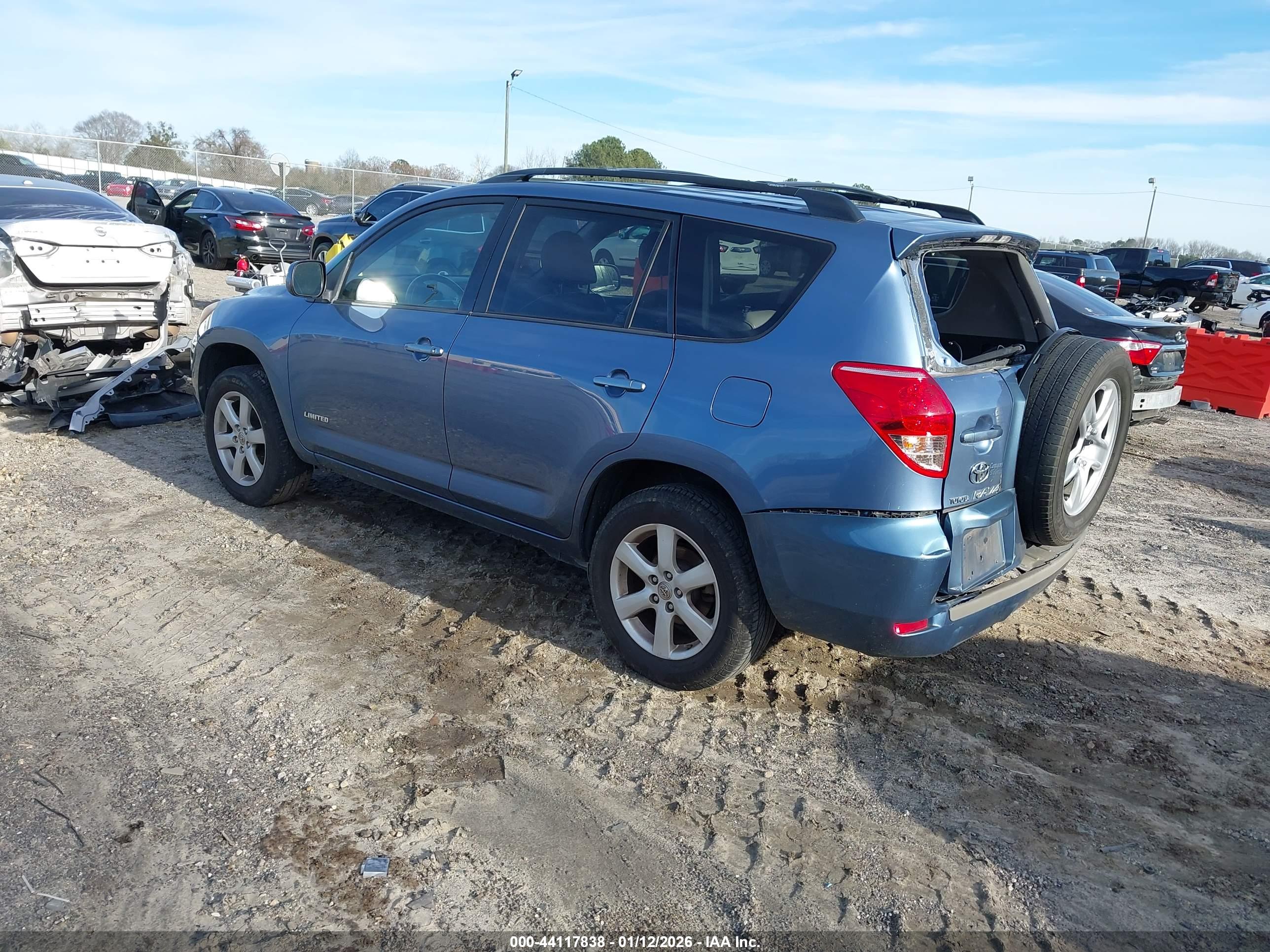 TOYOTA RAV4 image 3