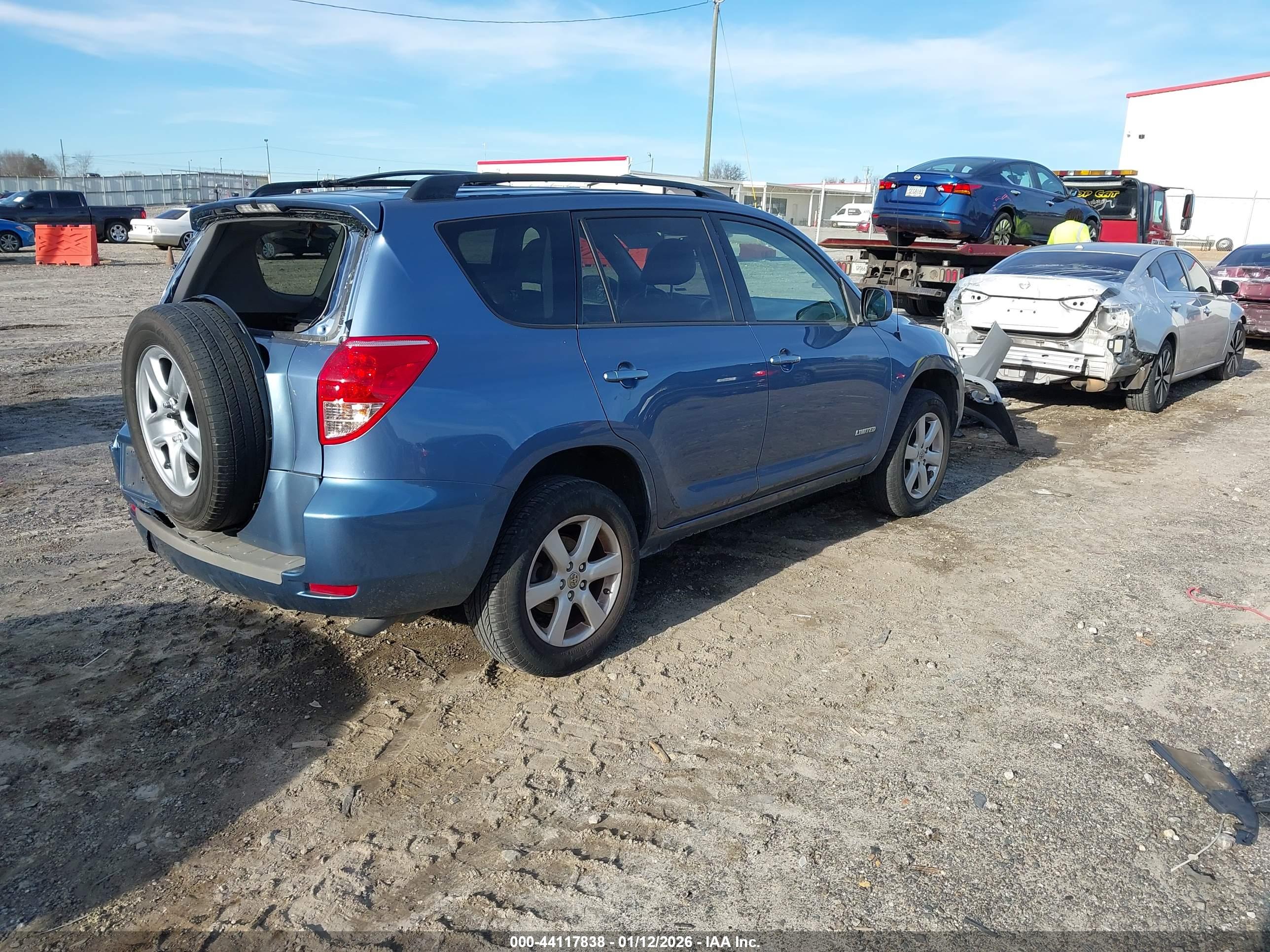 TOYOTA RAV4 image 4