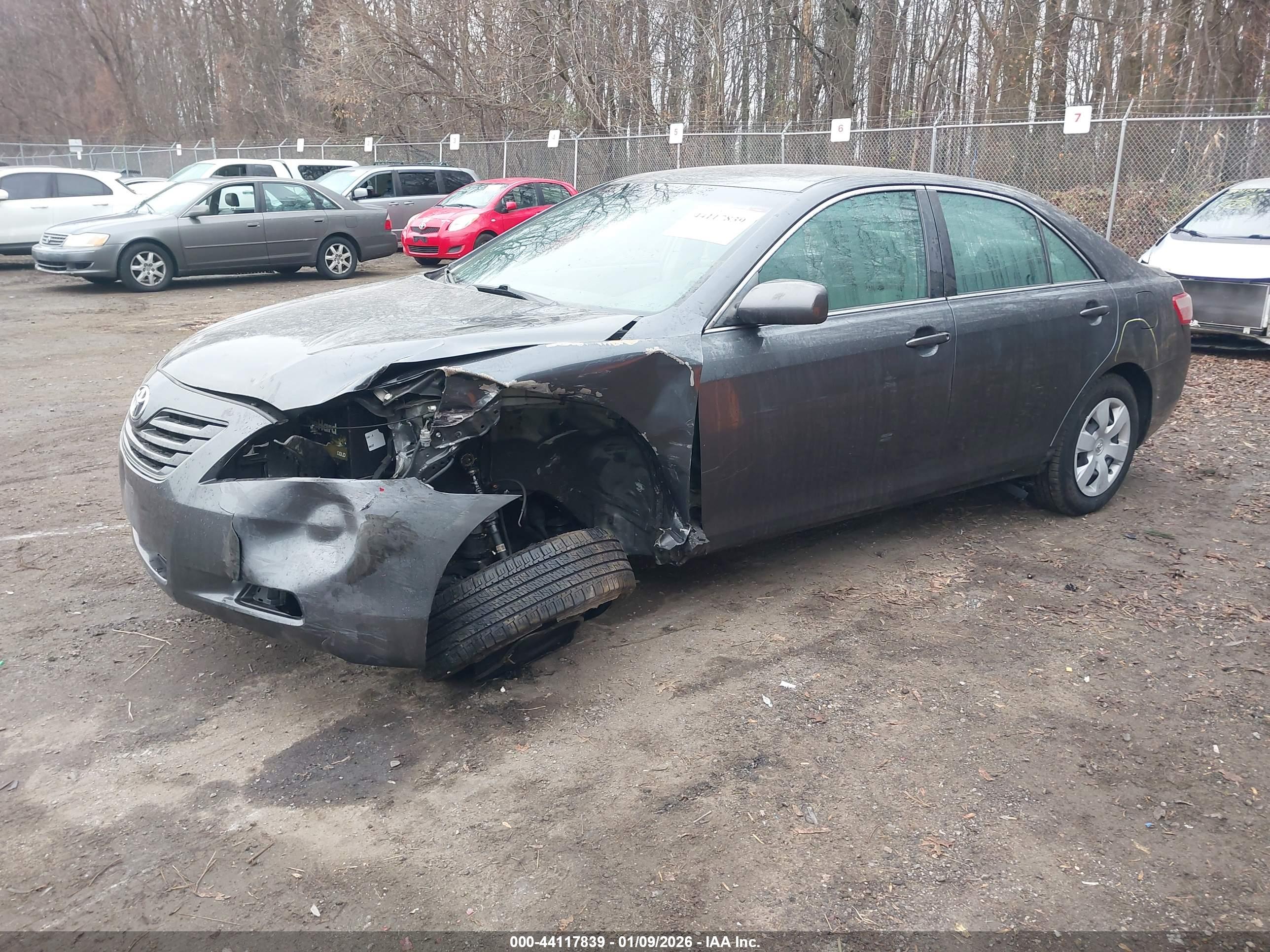 TOYOTA CAMRY image 2