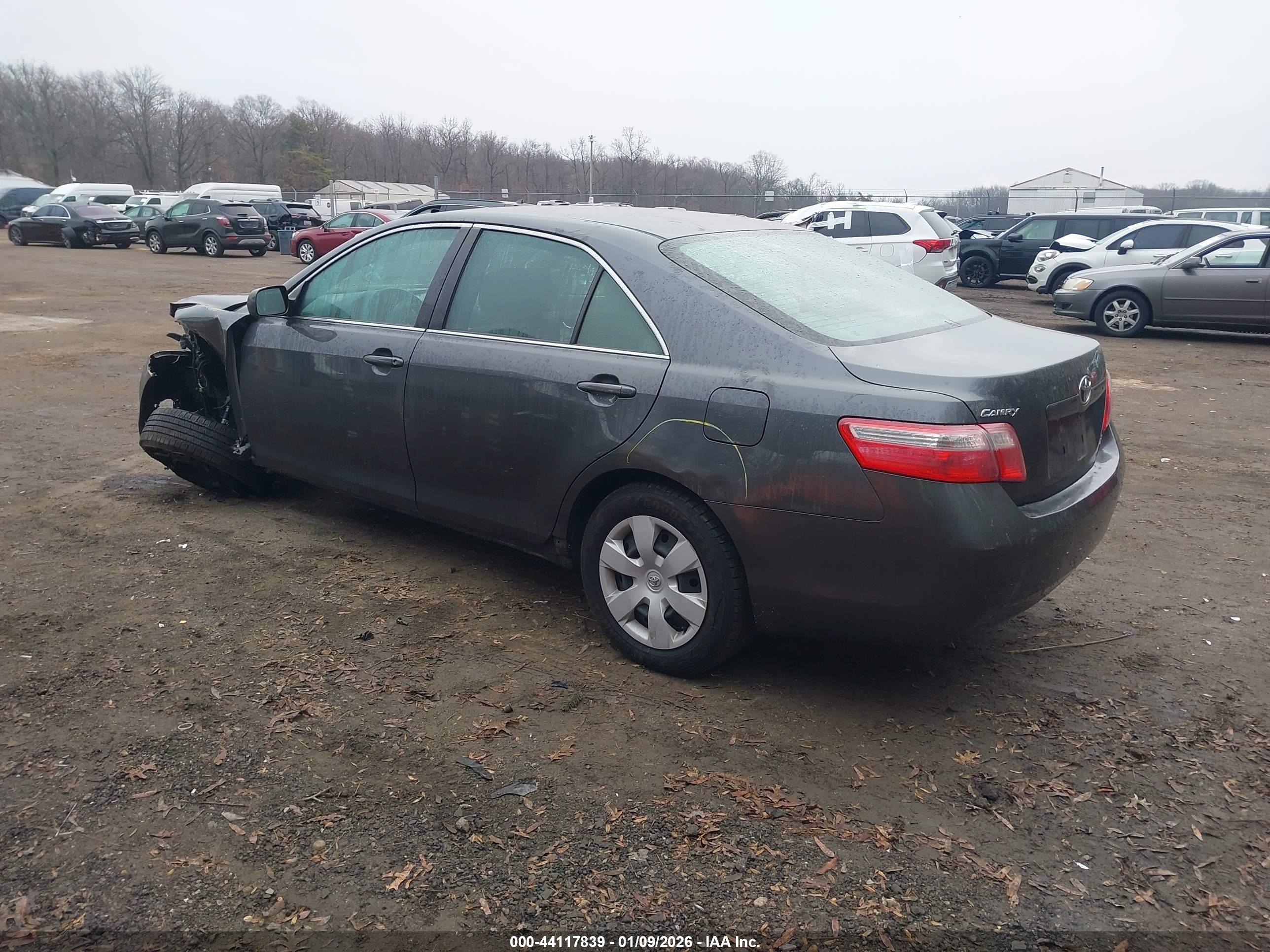 TOYOTA CAMRY image 3