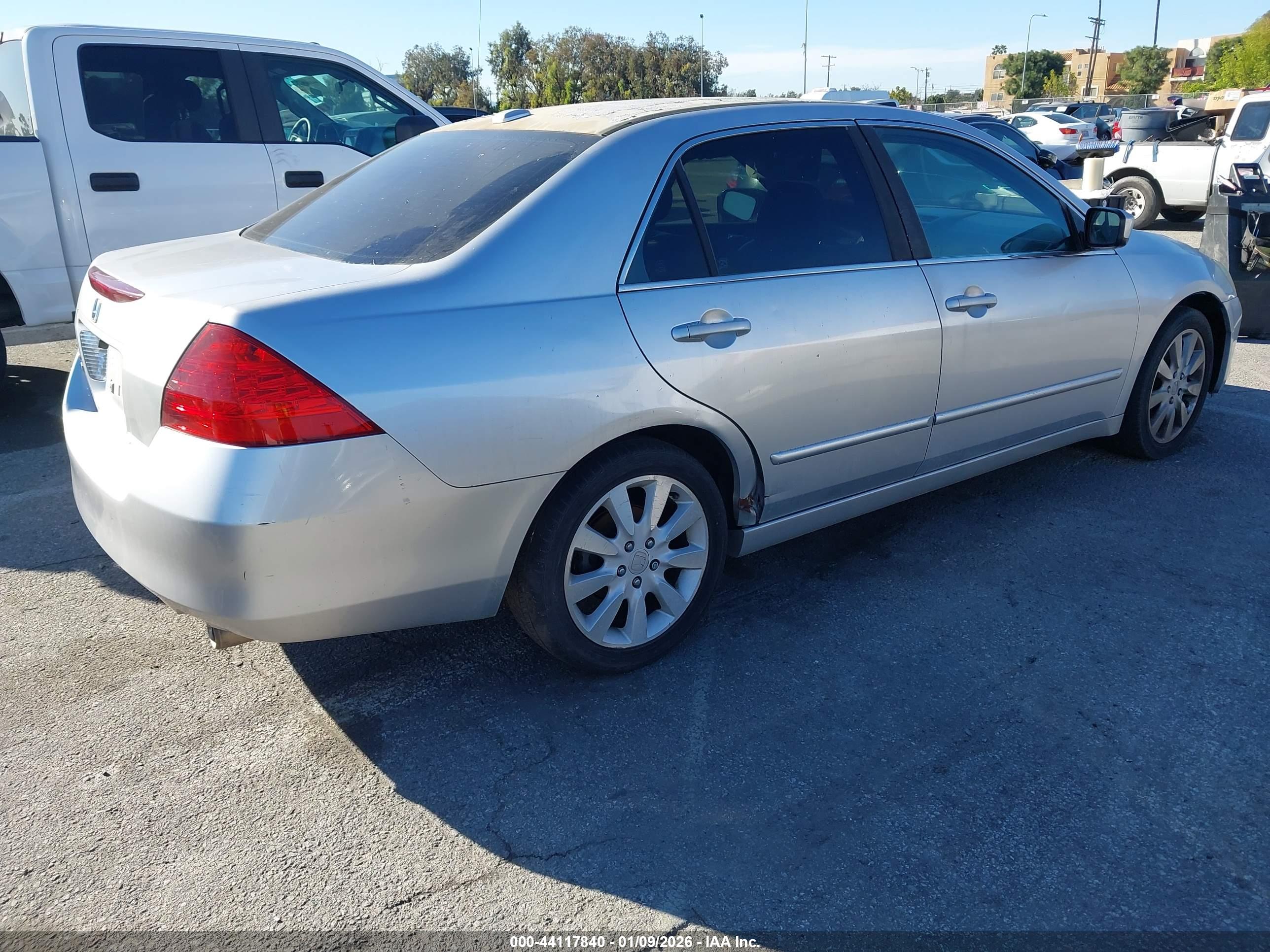 HONDA ACCORD image 4
