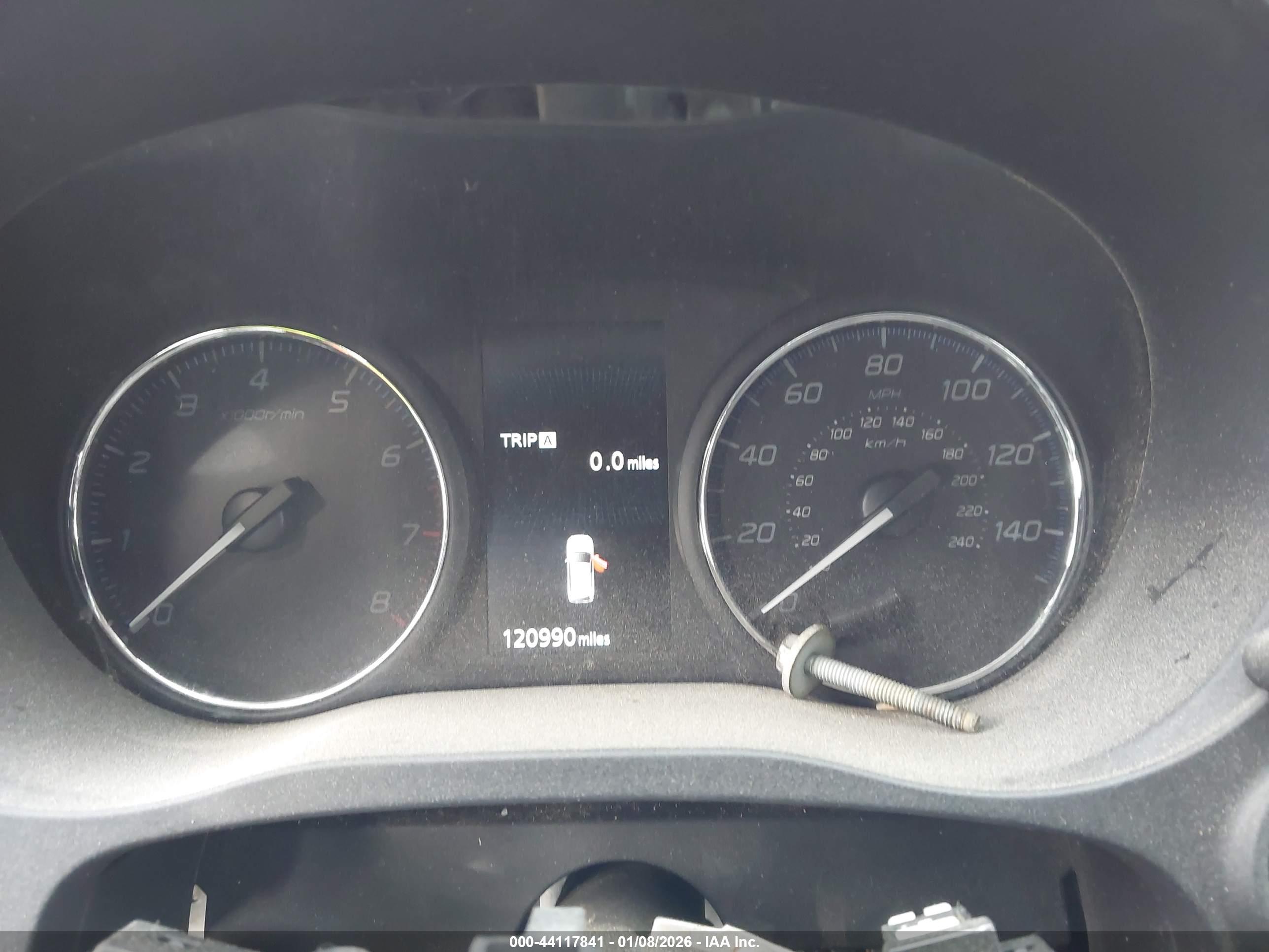 MITSUBISHI OUTLANDER image 7
