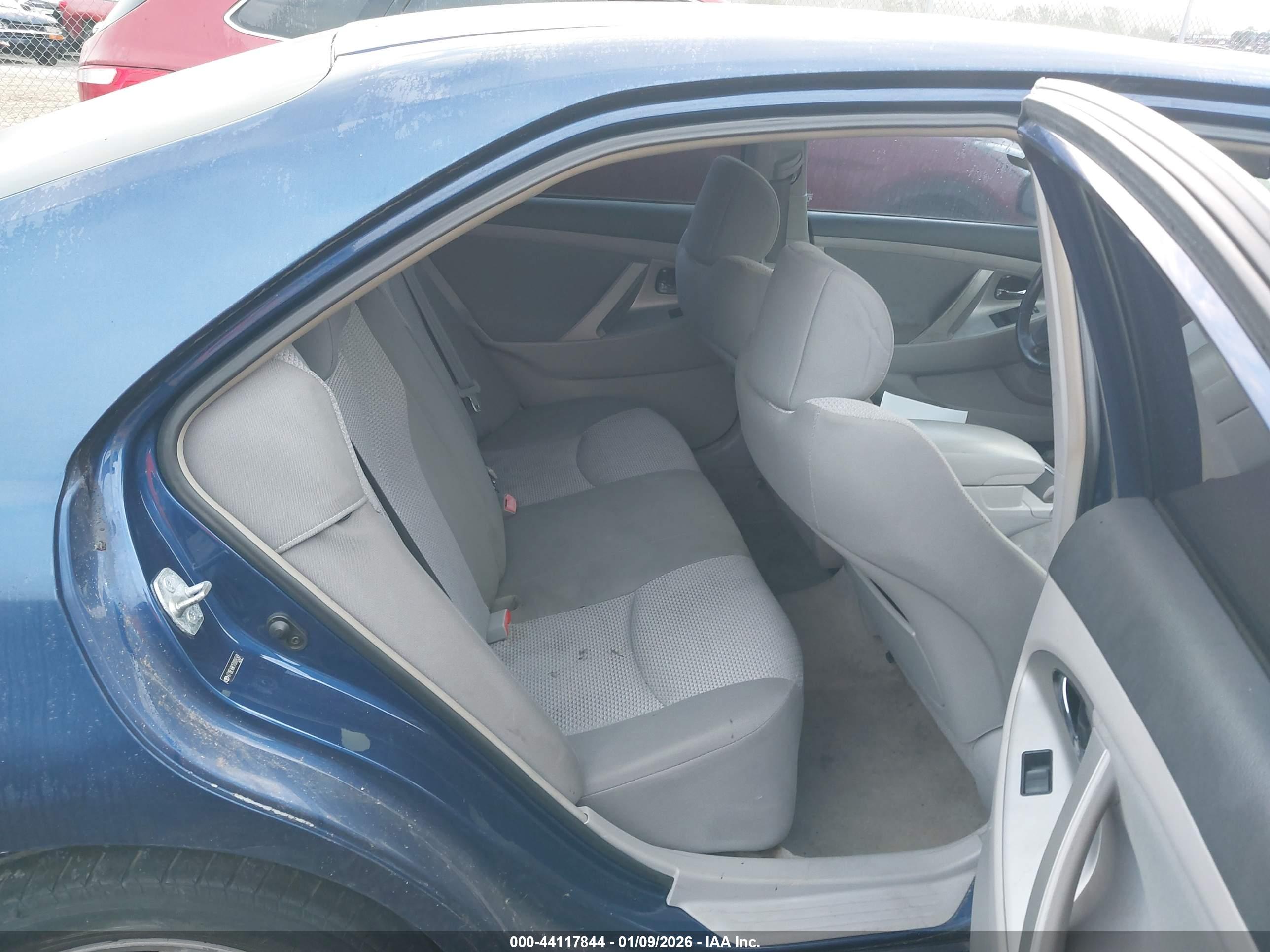 TOYOTA CAMRY image 8