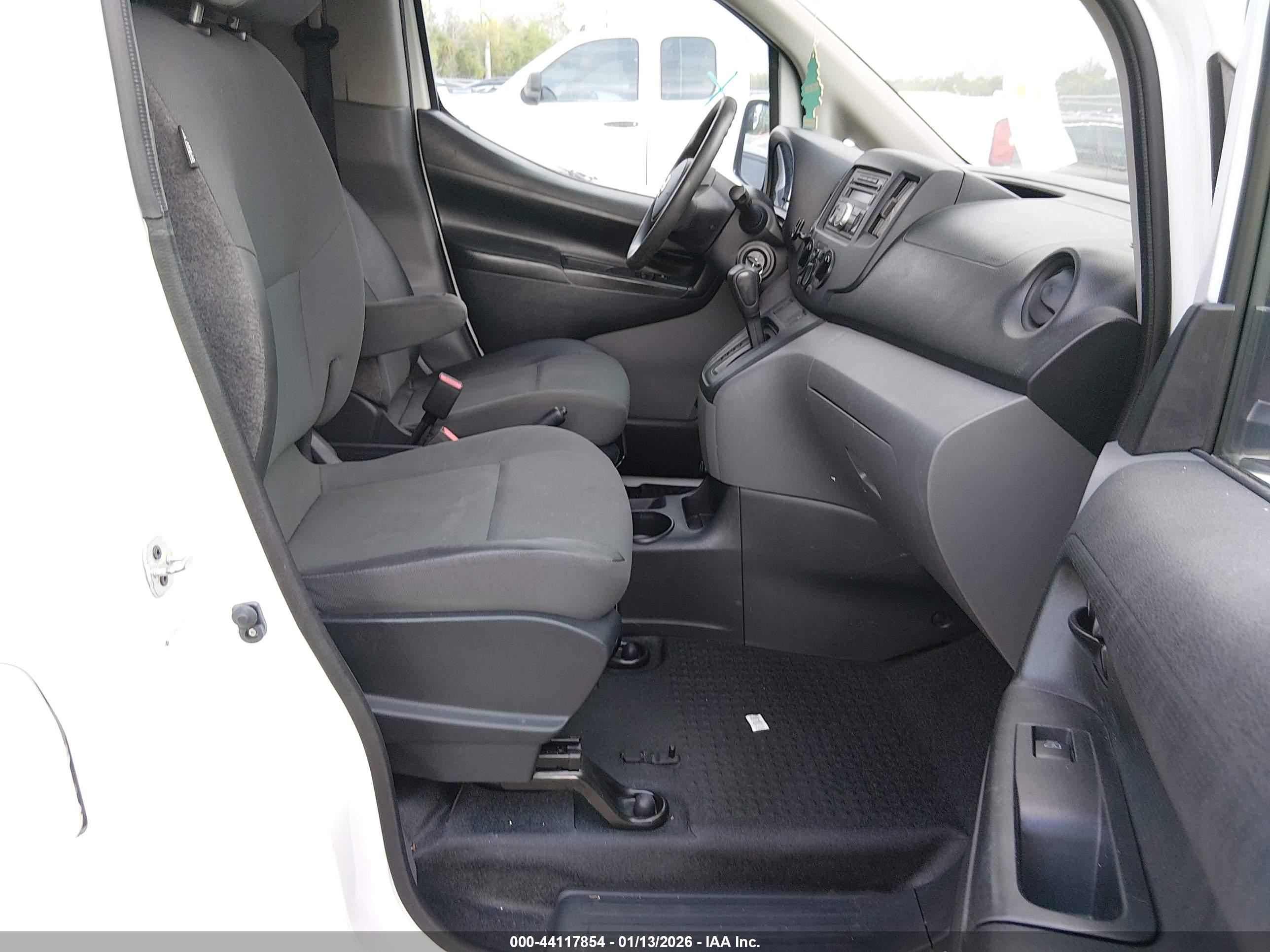 NISSAN NV200 image 5