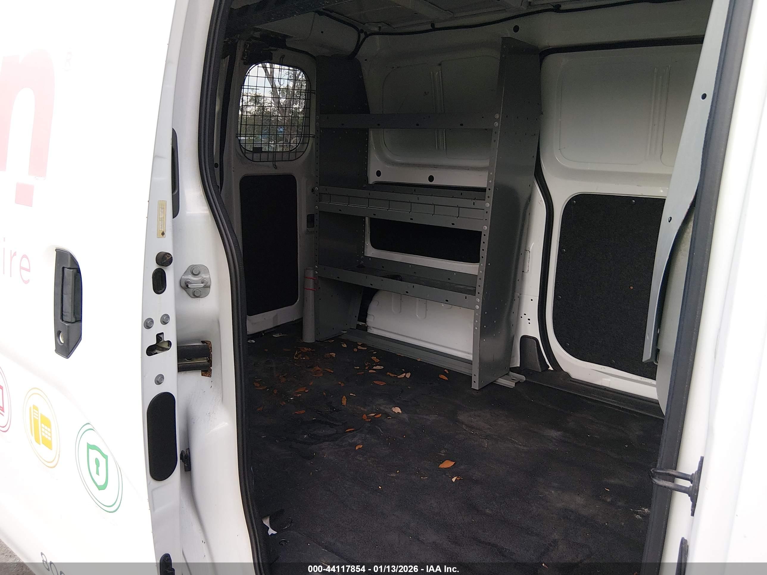 NISSAN NV200 image 8