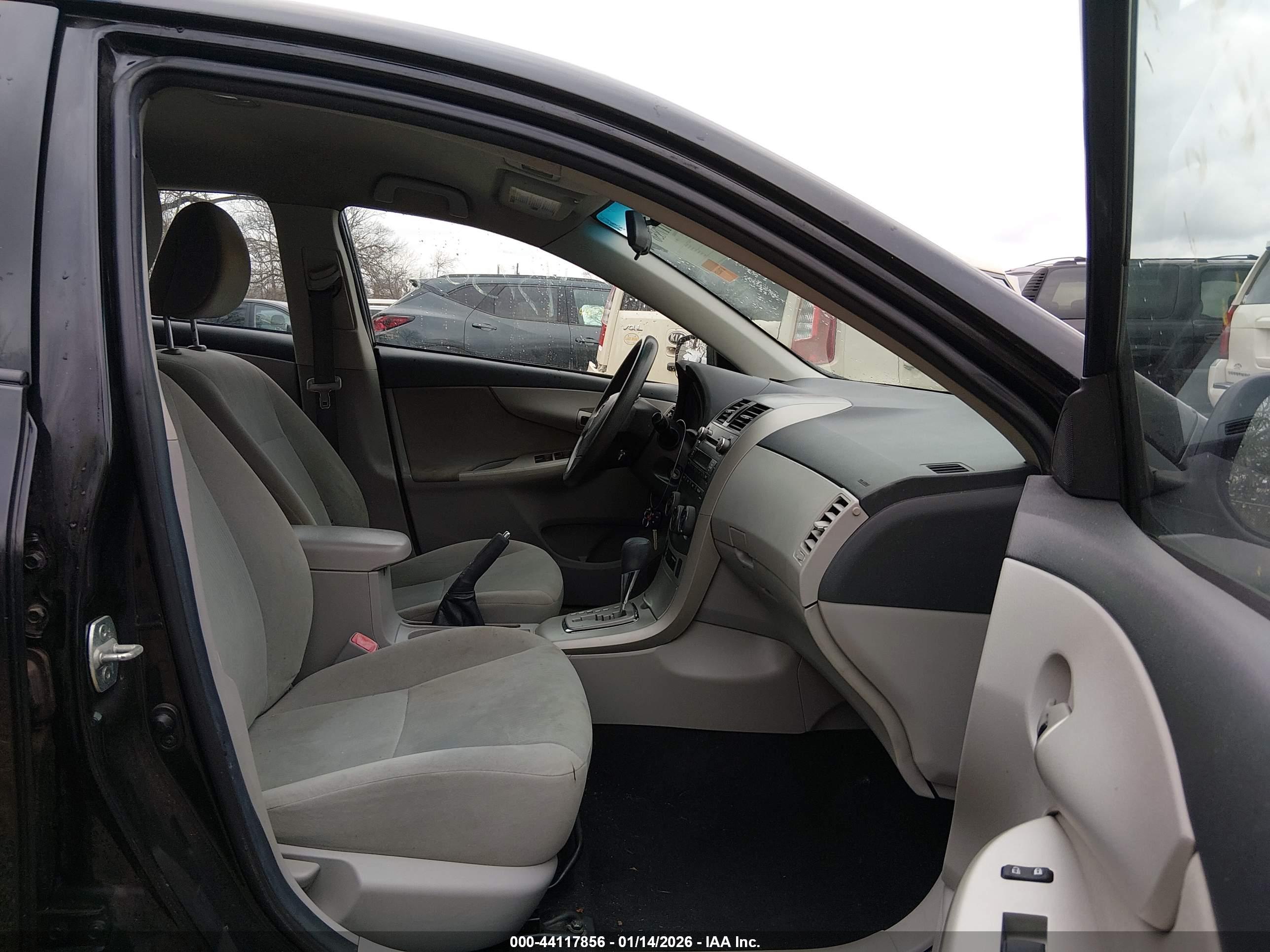 TOYOTA COROLLA image 5