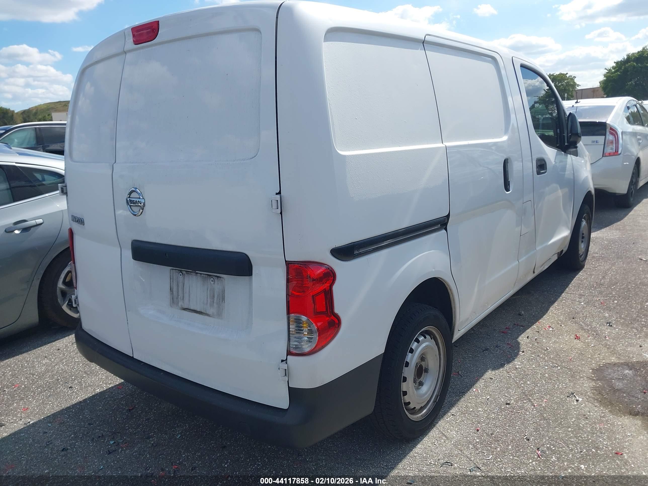 NISSAN NV200 image 4