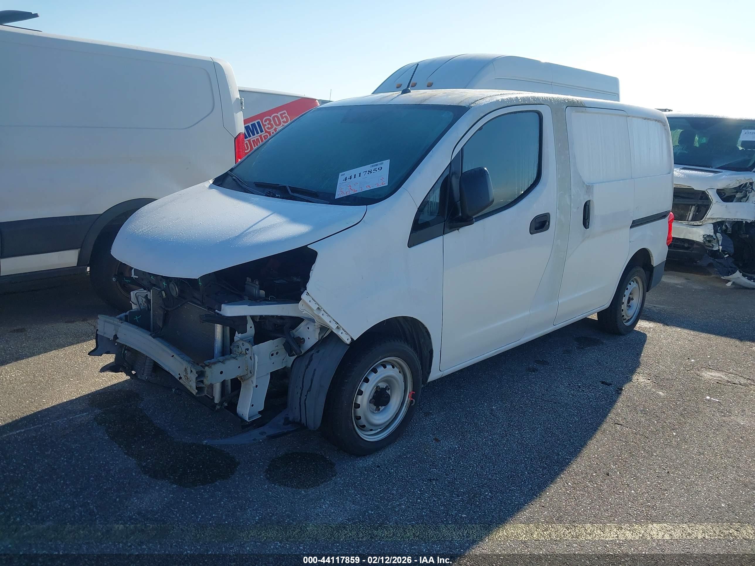 NISSAN NV200 image 2