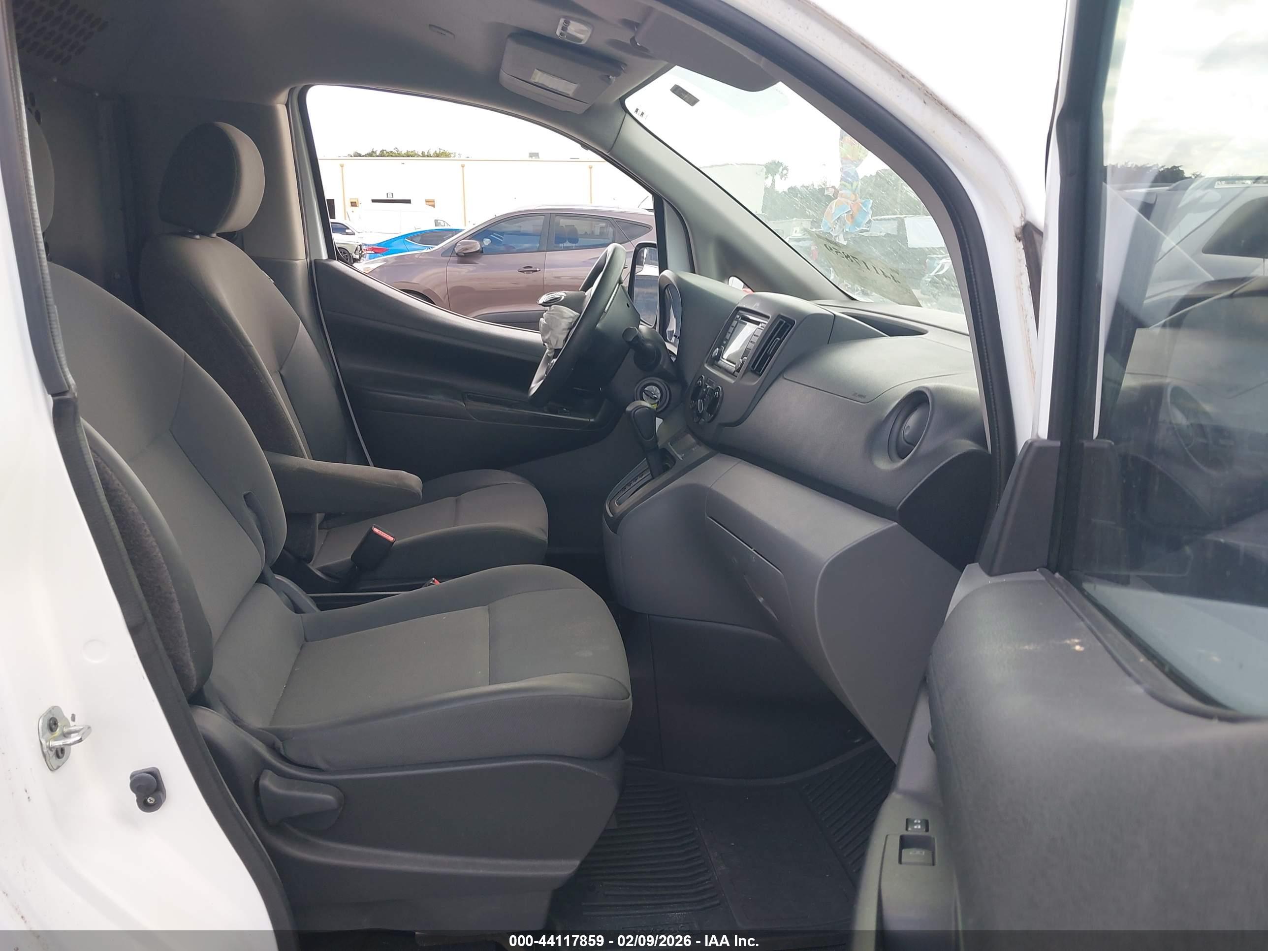 NISSAN NV200 image 5