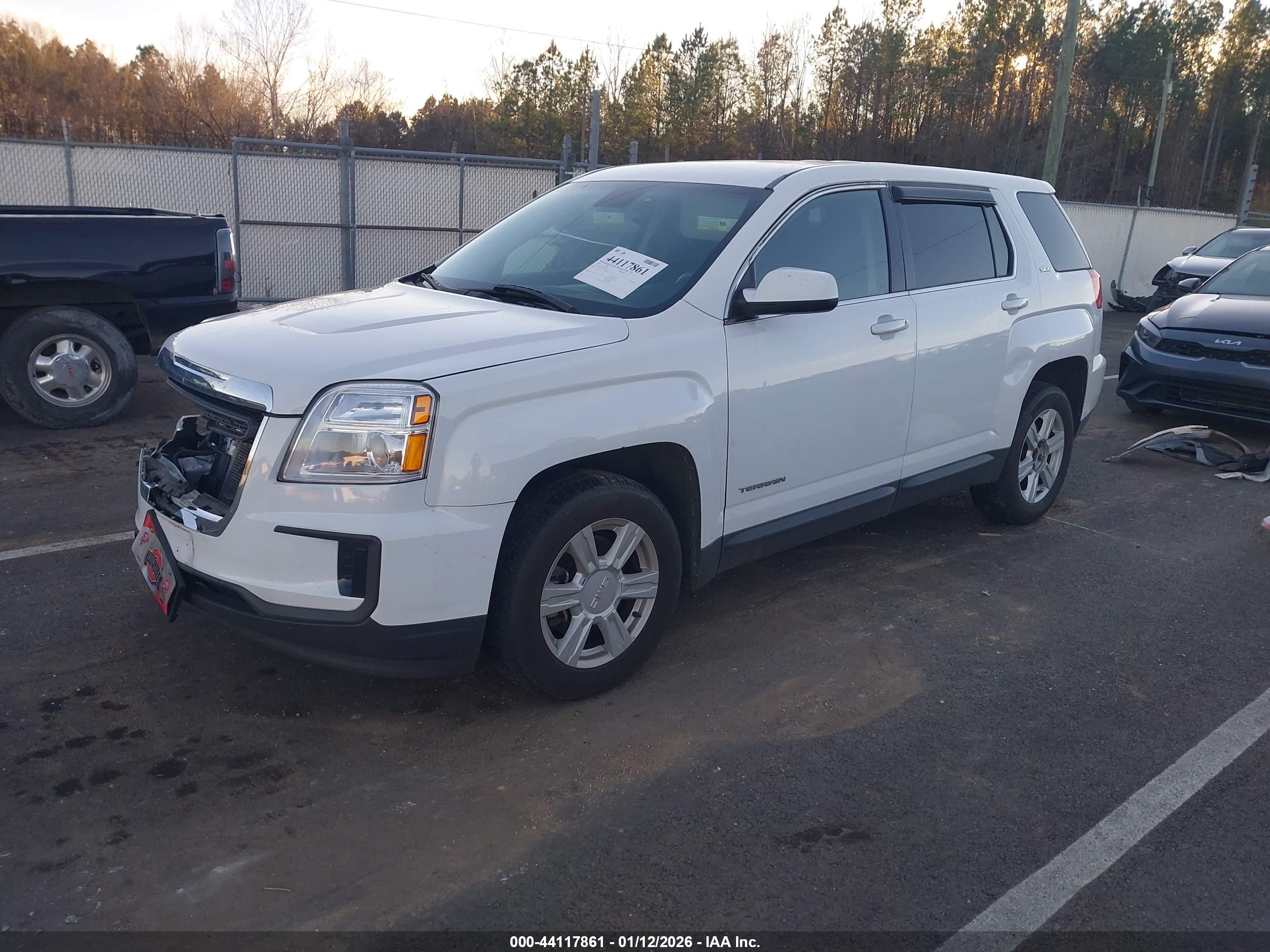 GMC TERRAIN image 2