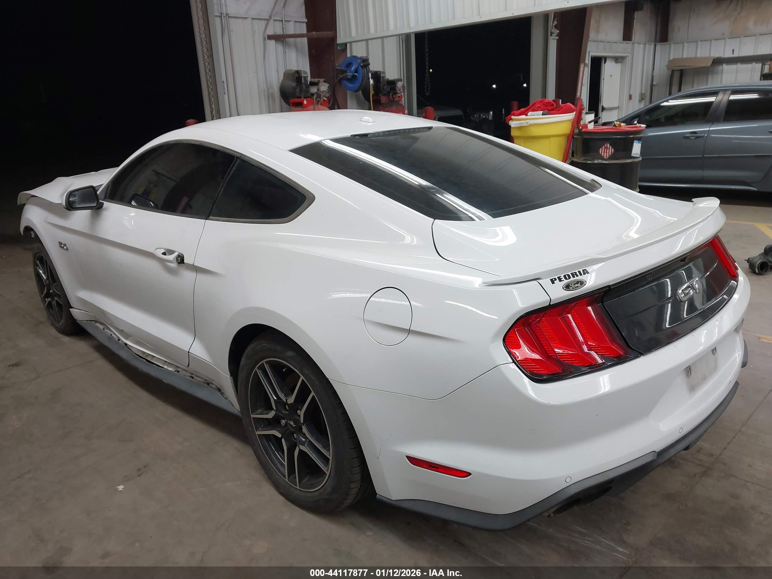 FORD MUSTANG image 3