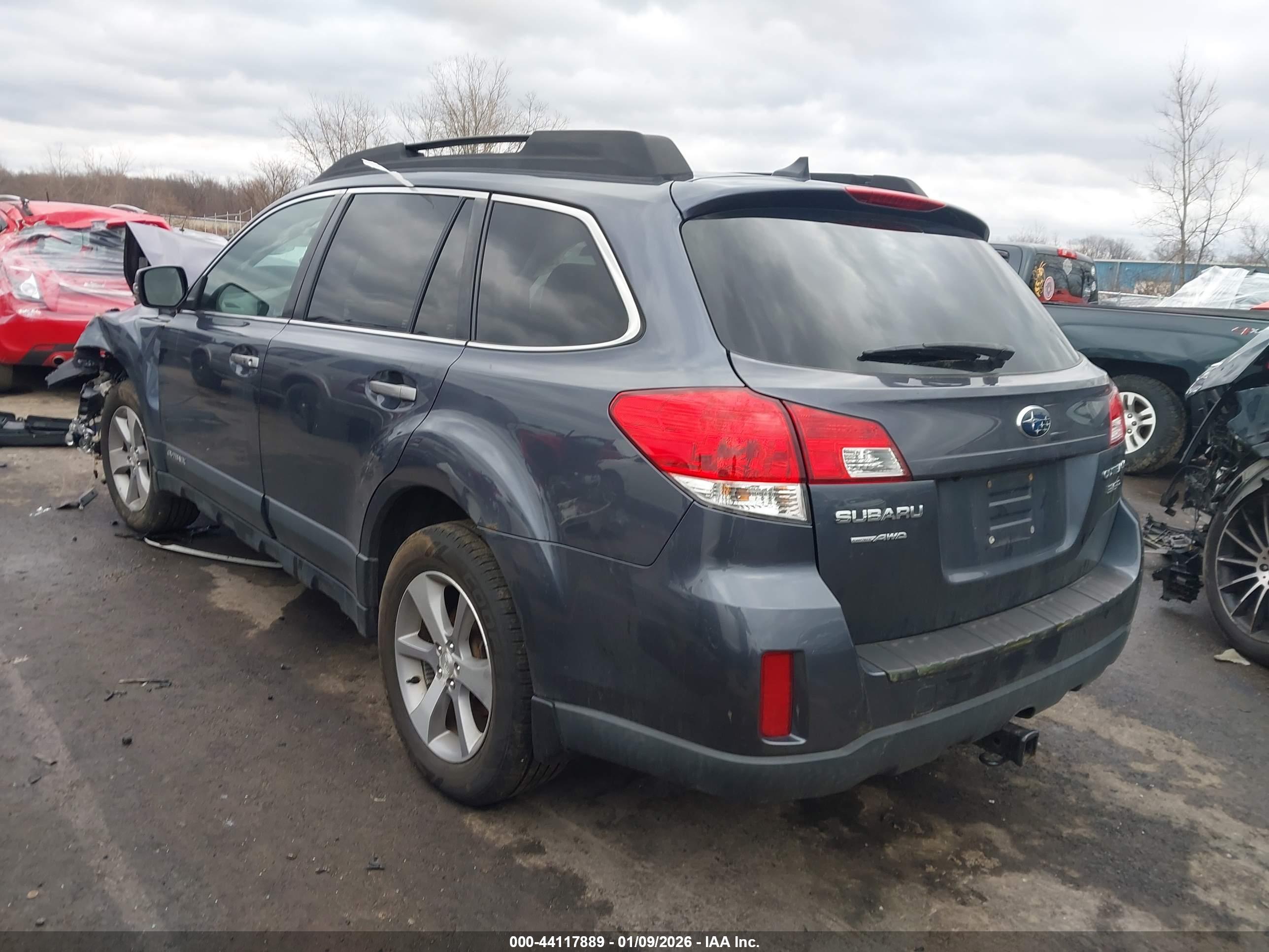 SUBARU OUTBACK image 3