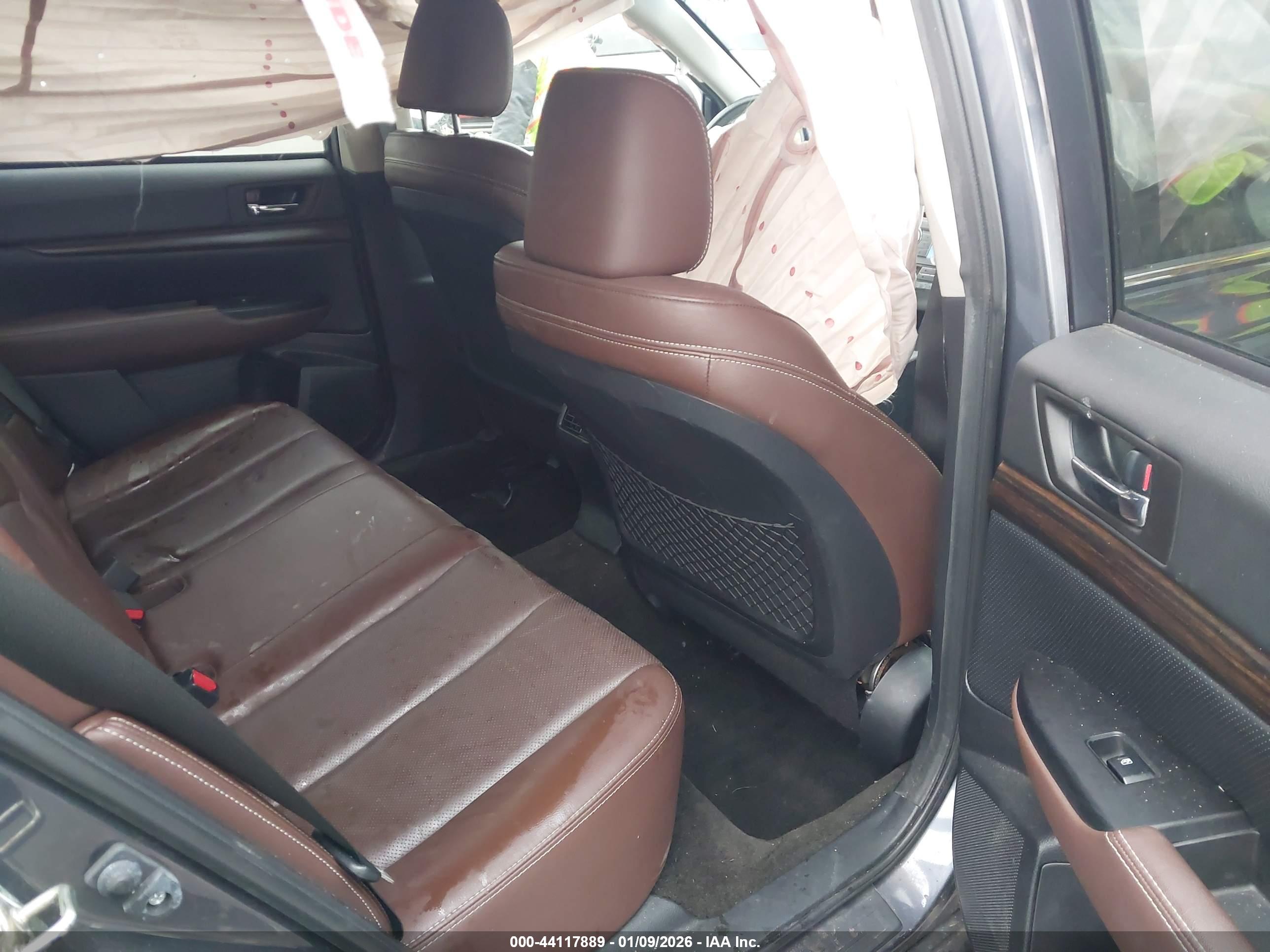 SUBARU OUTBACK image 8