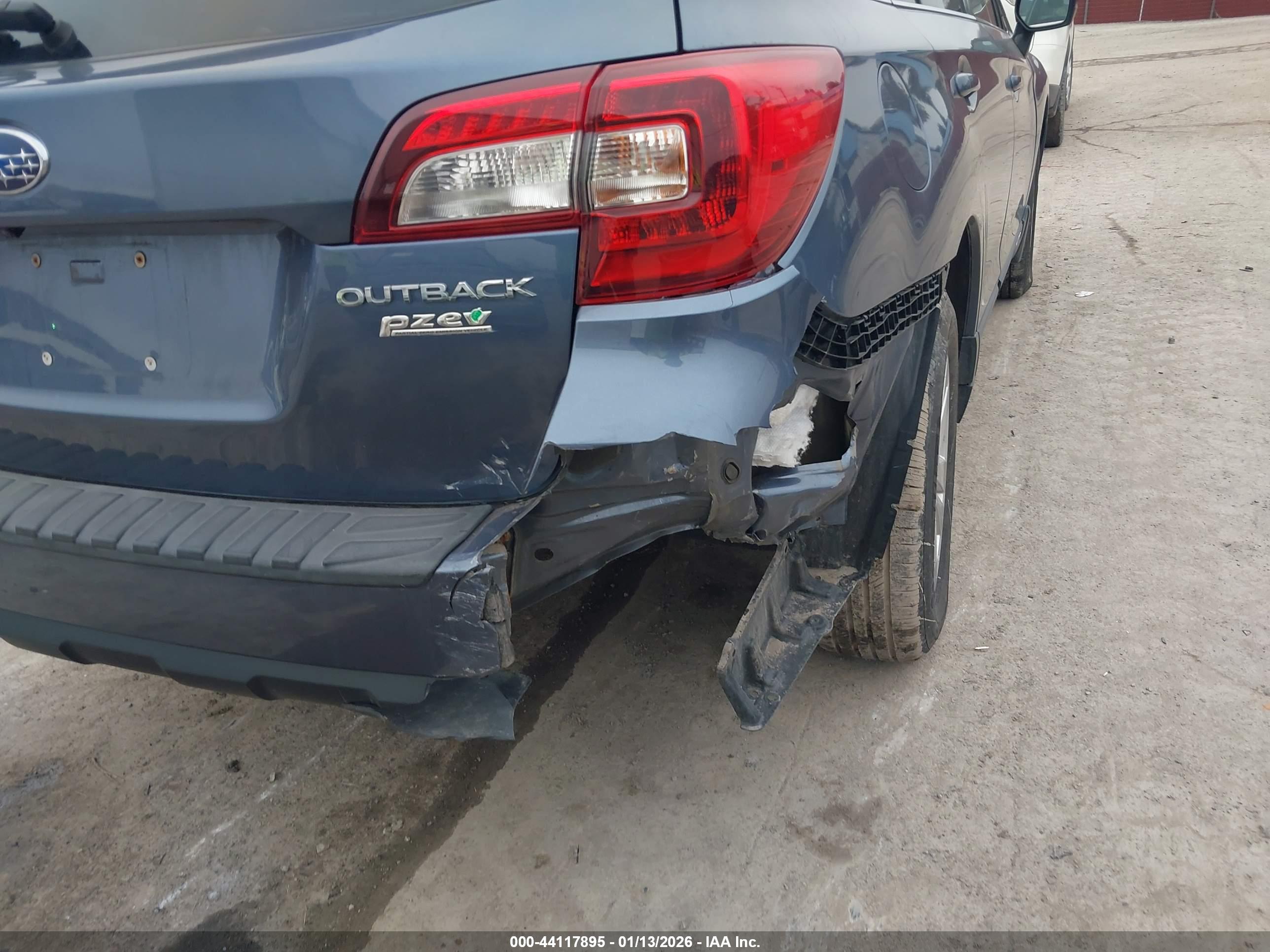SUBARU OUTBACK image 6