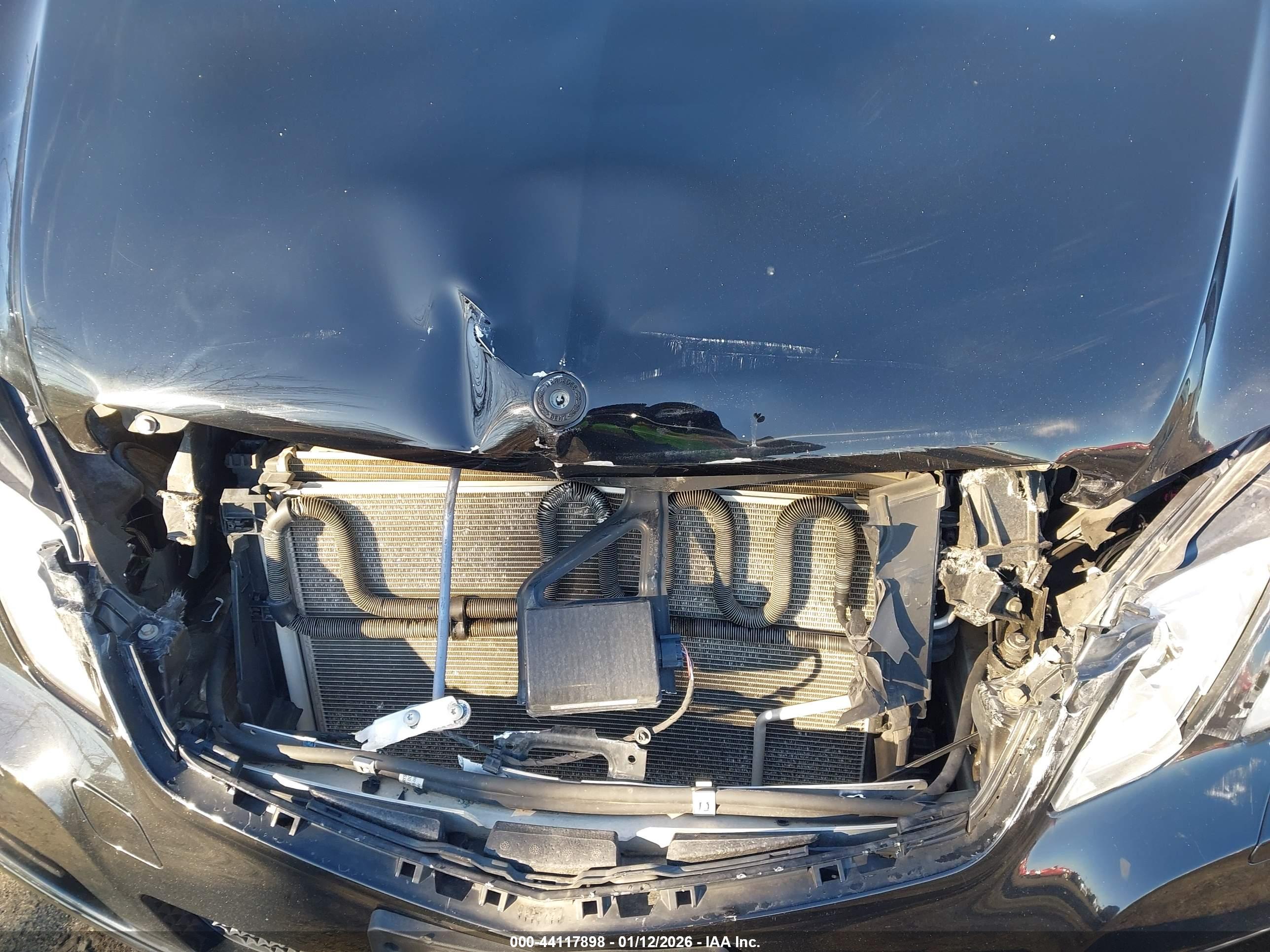 MERCEDES-BENZ E image 10