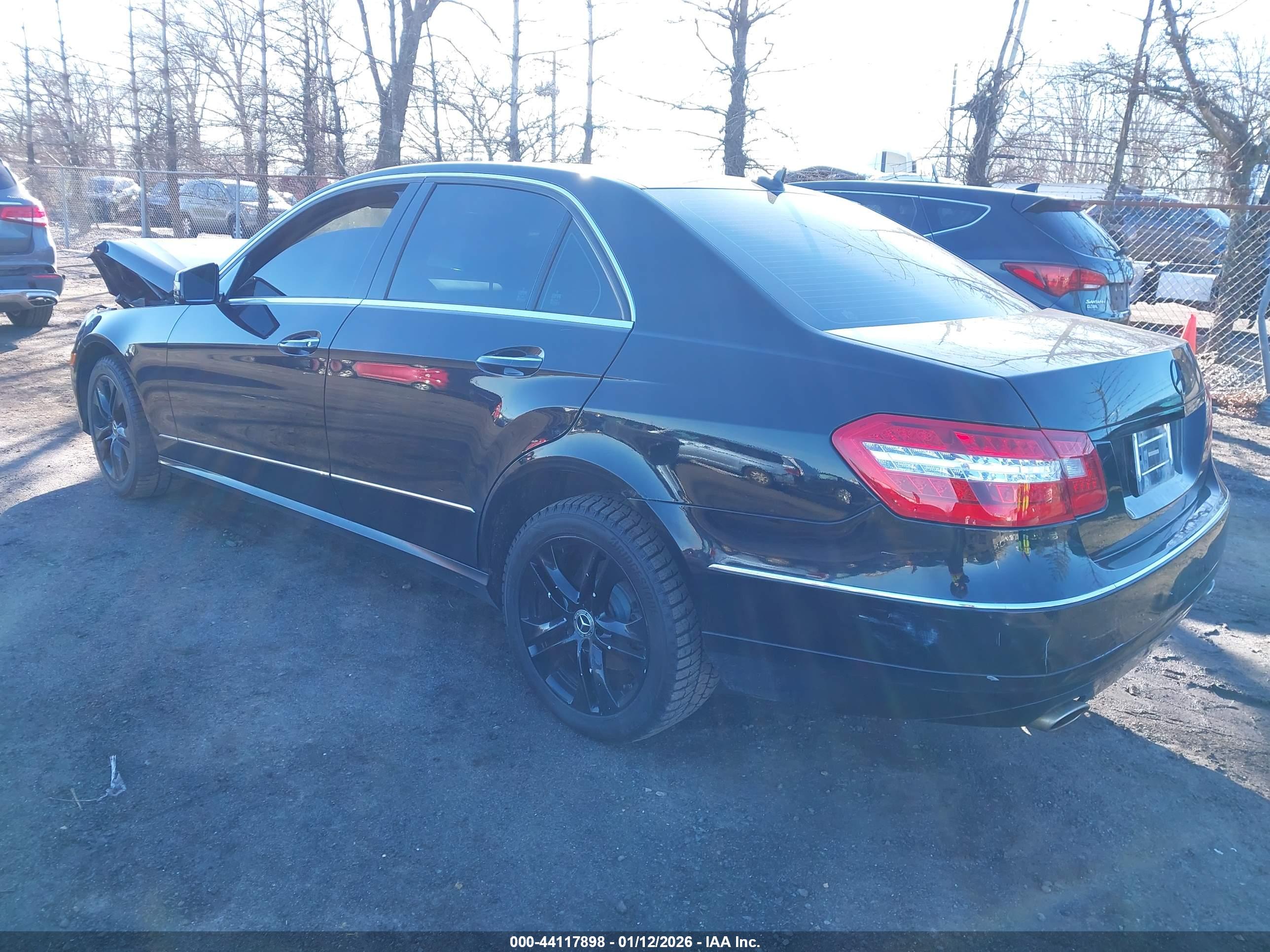 MERCEDES-BENZ E image 3