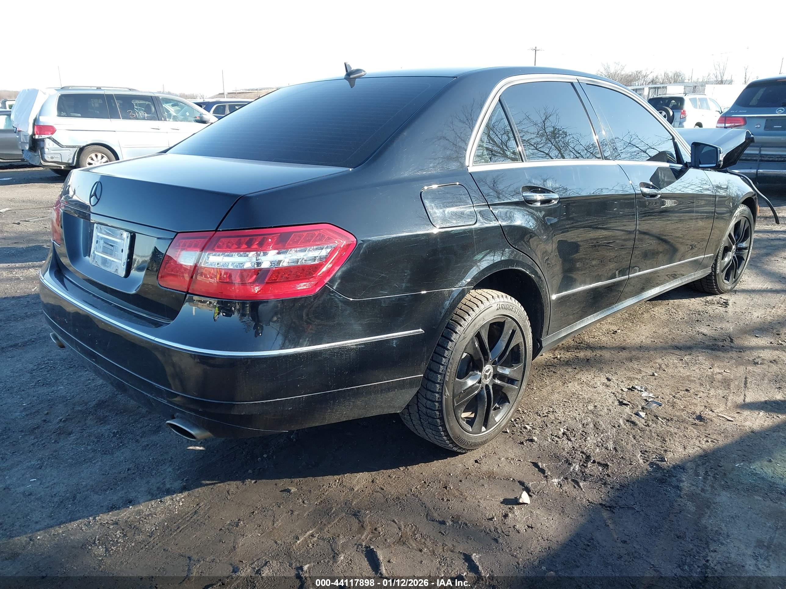 MERCEDES-BENZ E image 4