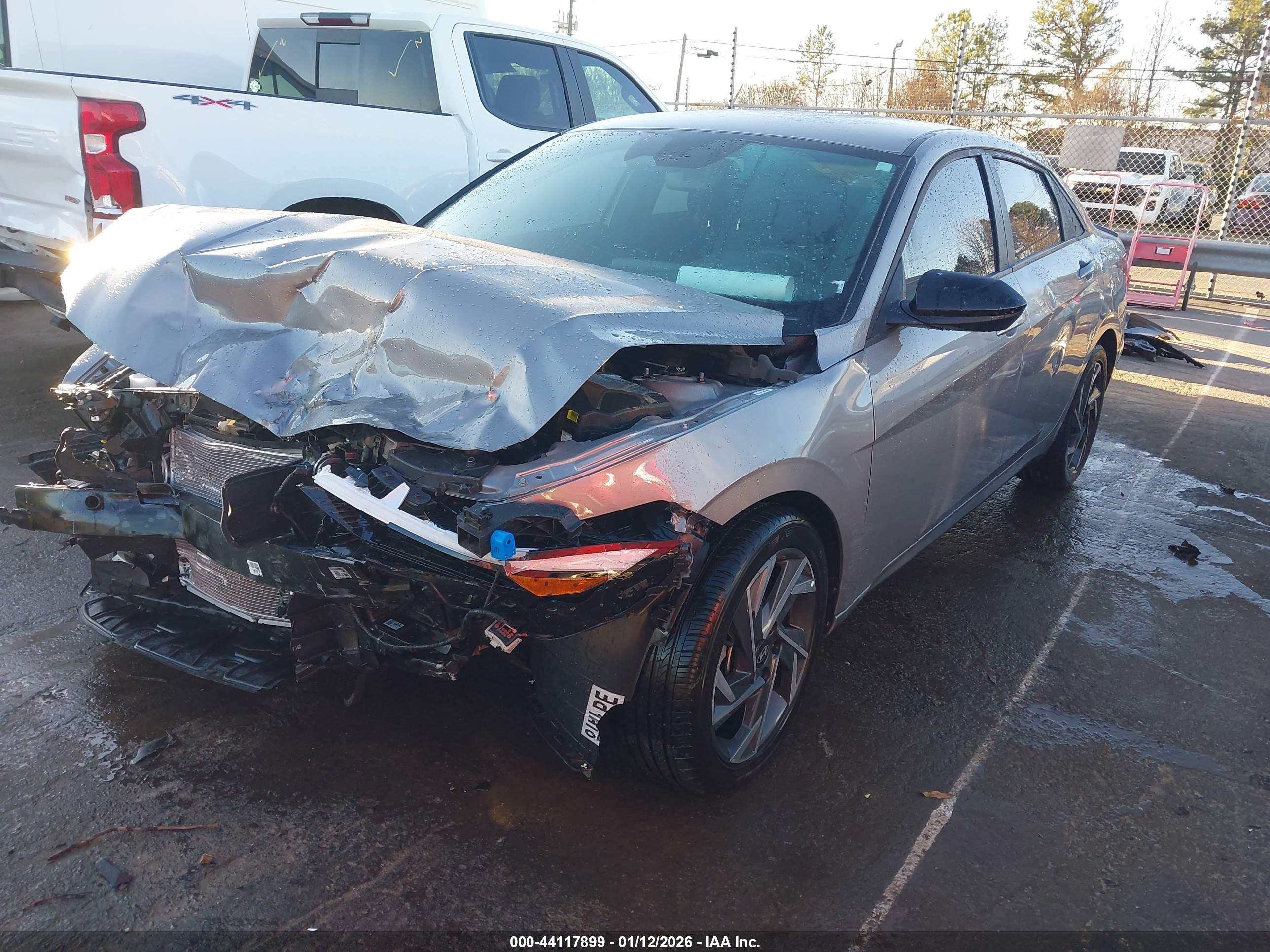HYUNDAI ELANTRA image 2