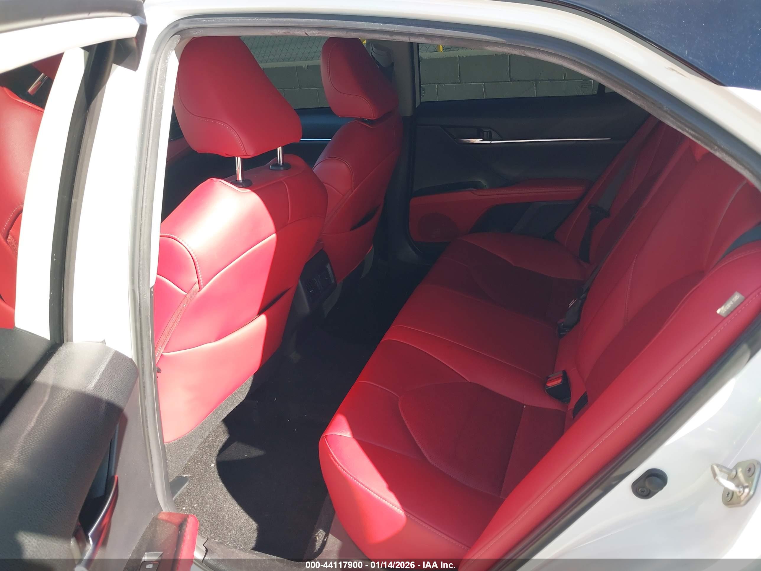 TOYOTA CAMRY image 8