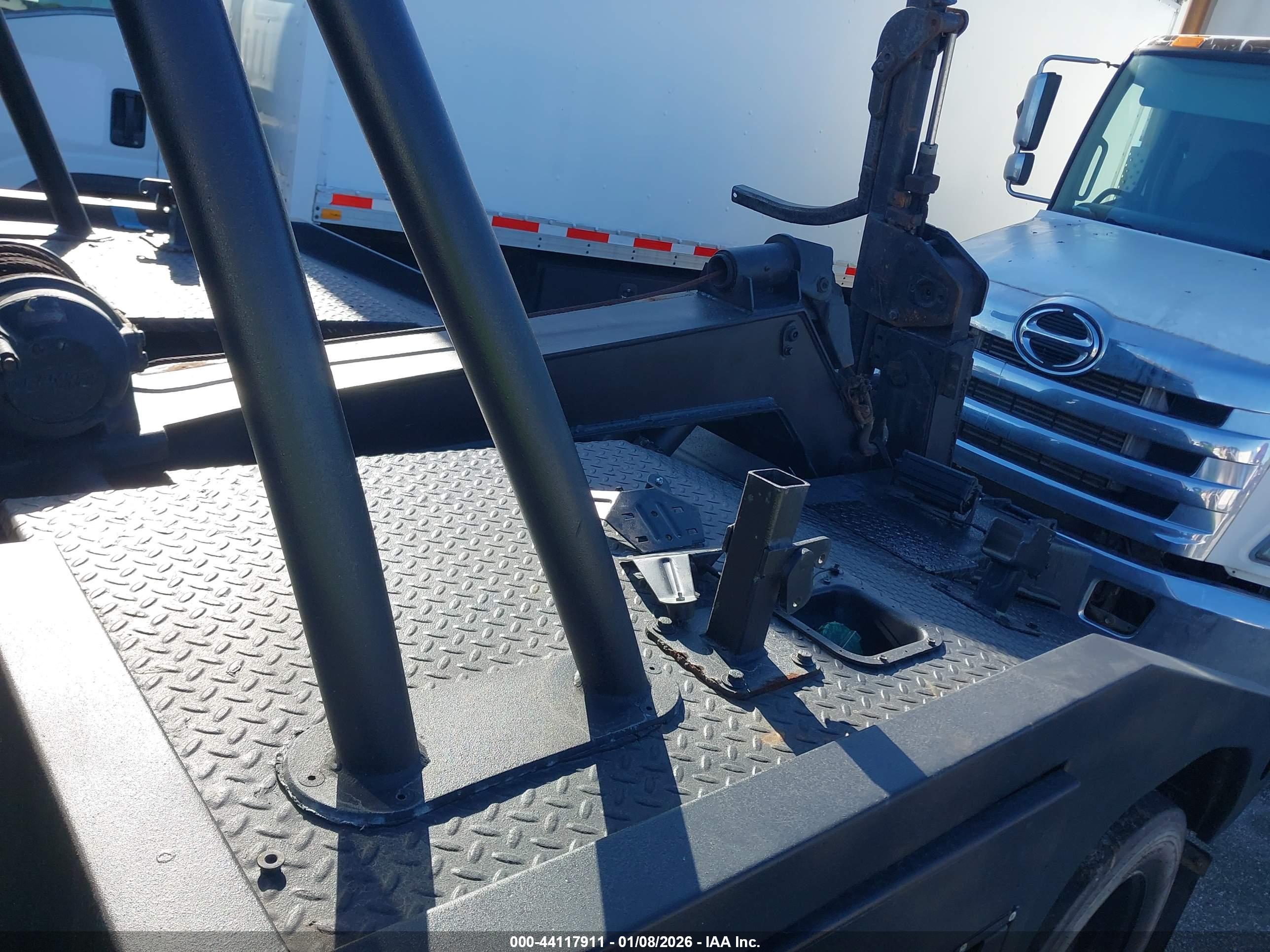 DODGE RAM image 8