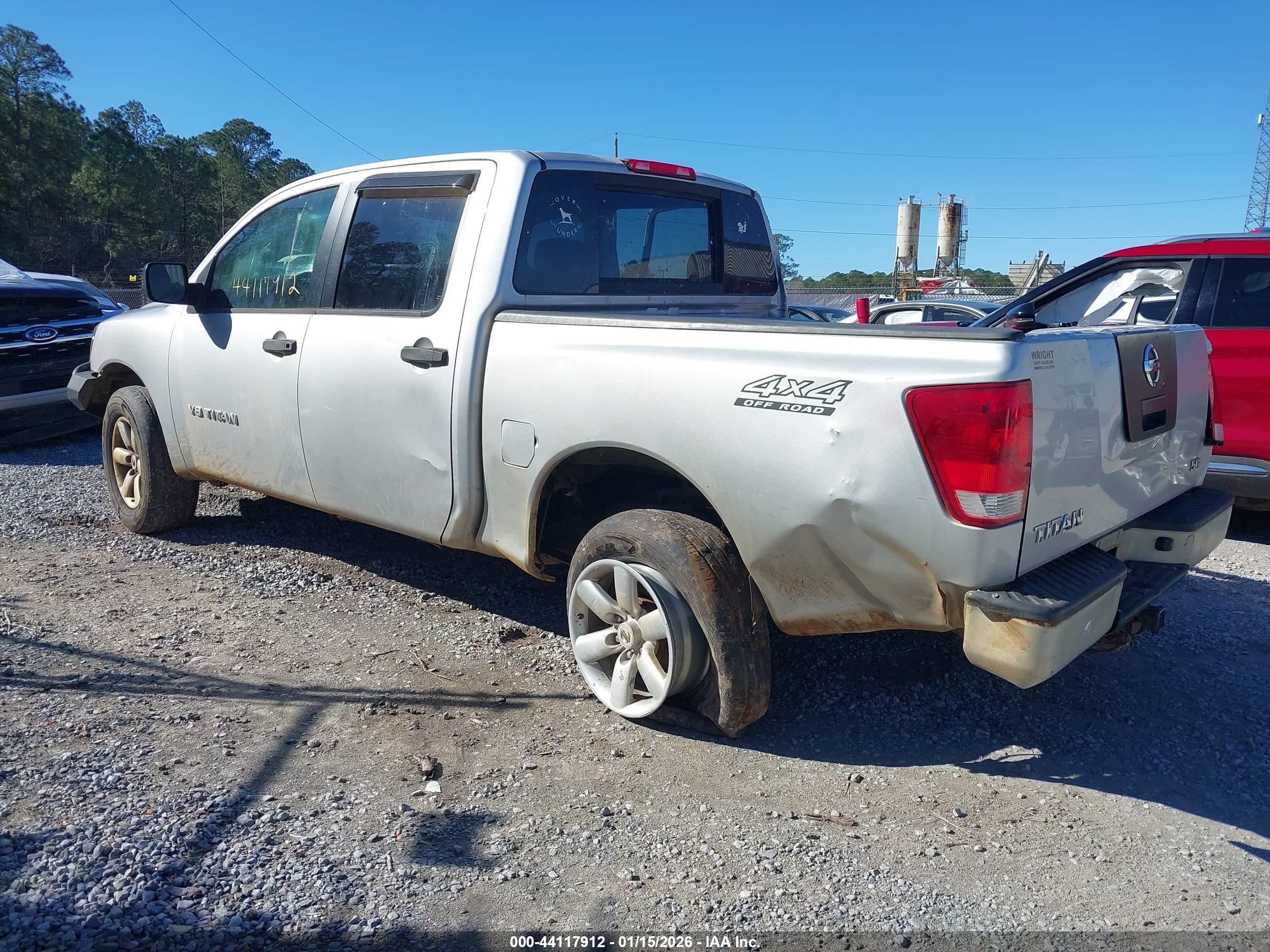 NISSAN TITAN image 3
