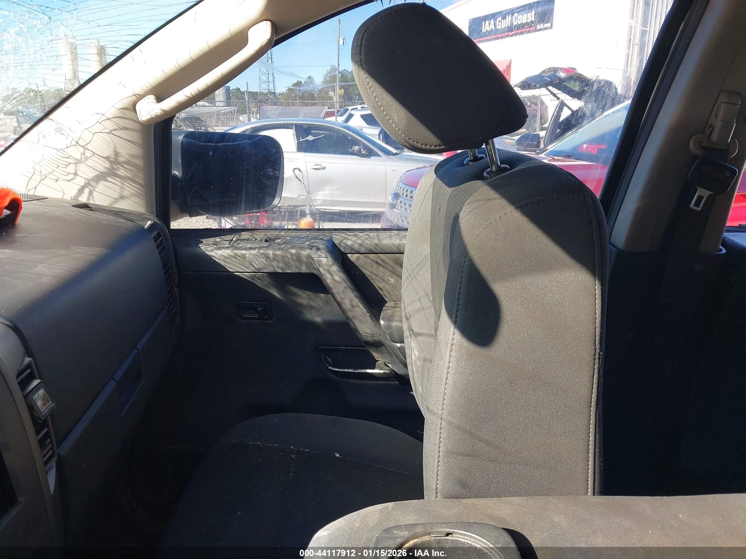 NISSAN TITAN image 5