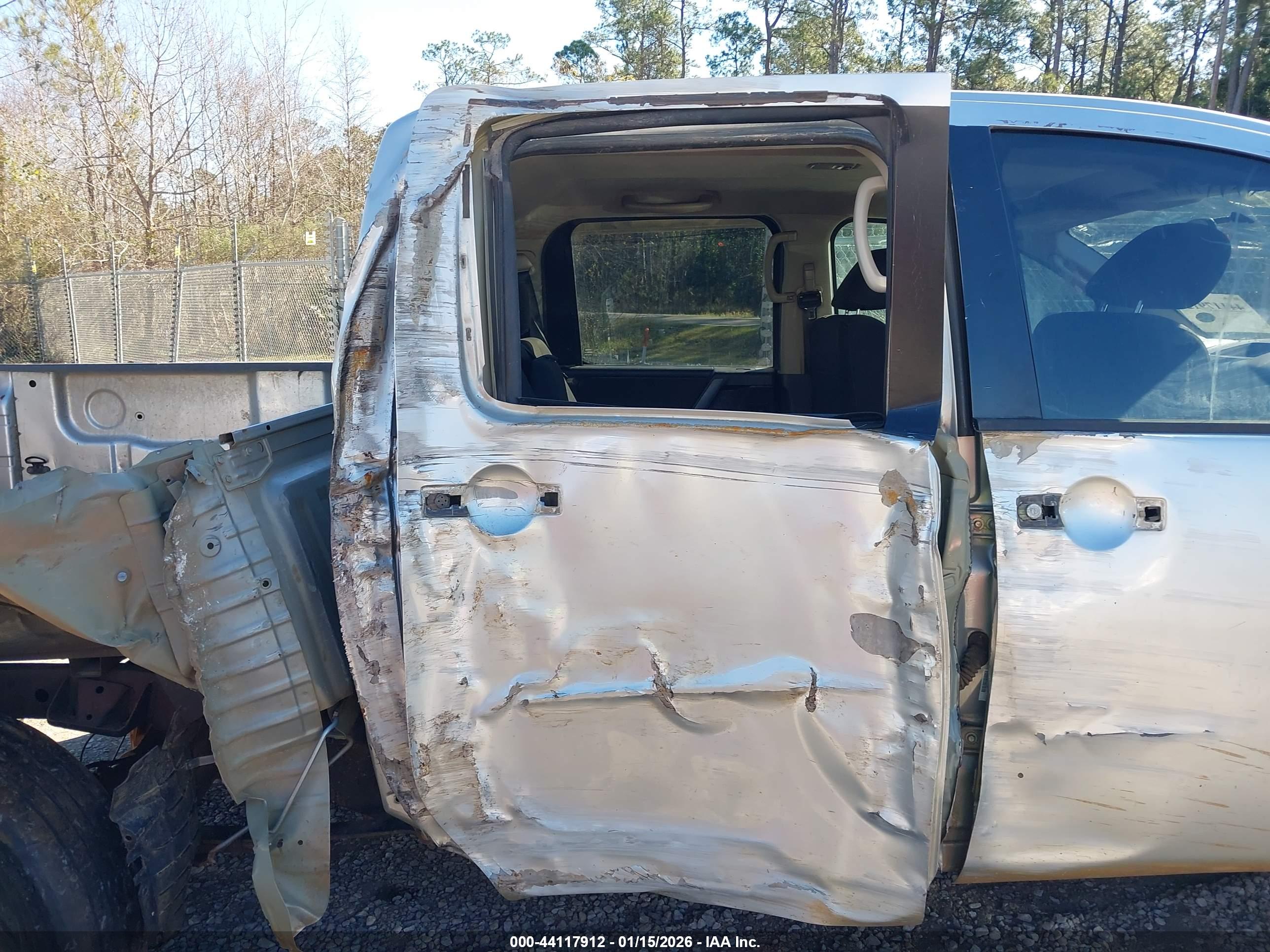 NISSAN TITAN image 6