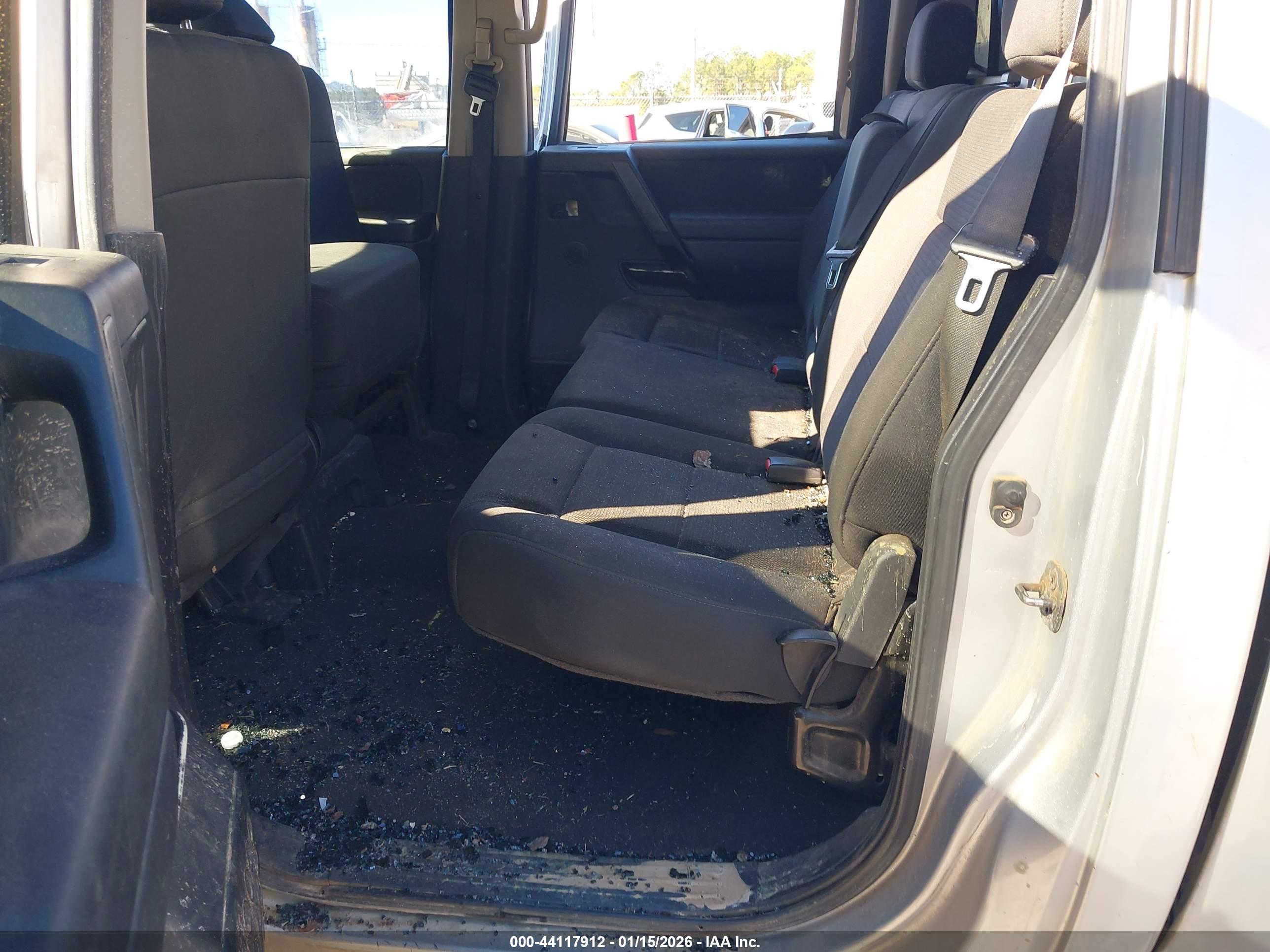 NISSAN TITAN image 8