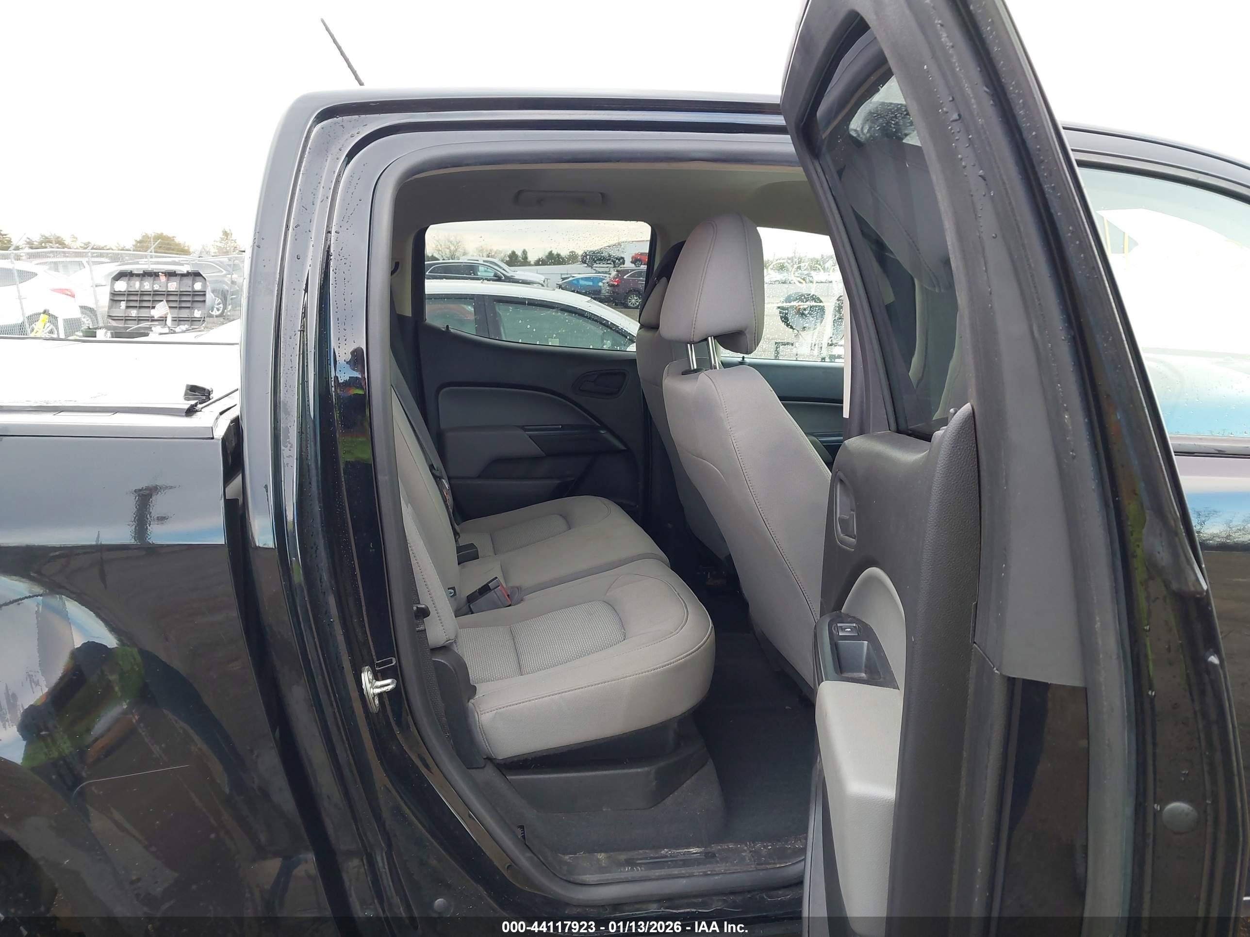 CHEVROLET COLORADO image 8