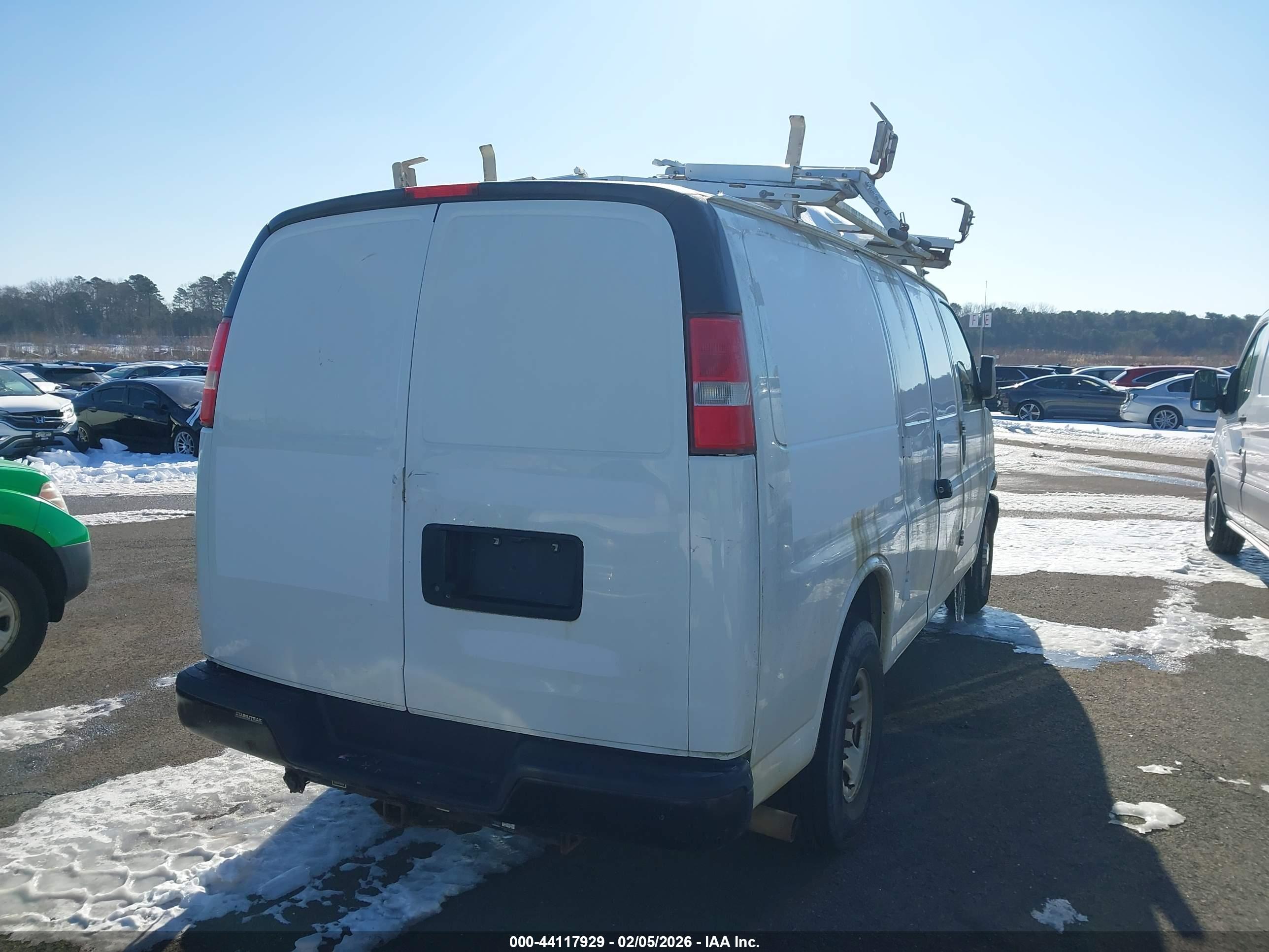 CHEVROLET EXPRESS image 4